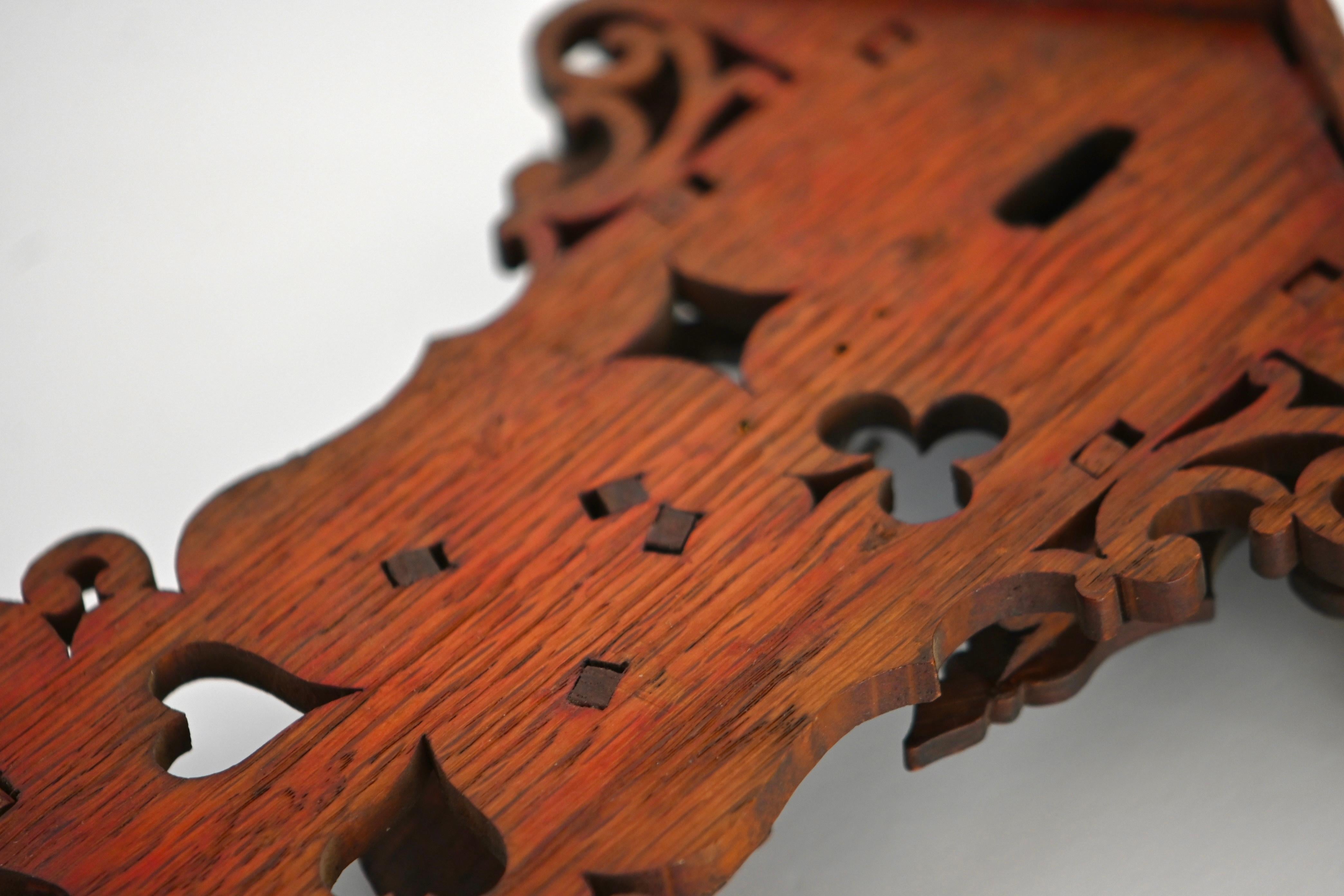 Porta orologi d'arte popolare in Wood del XX secolo in vendita 1
