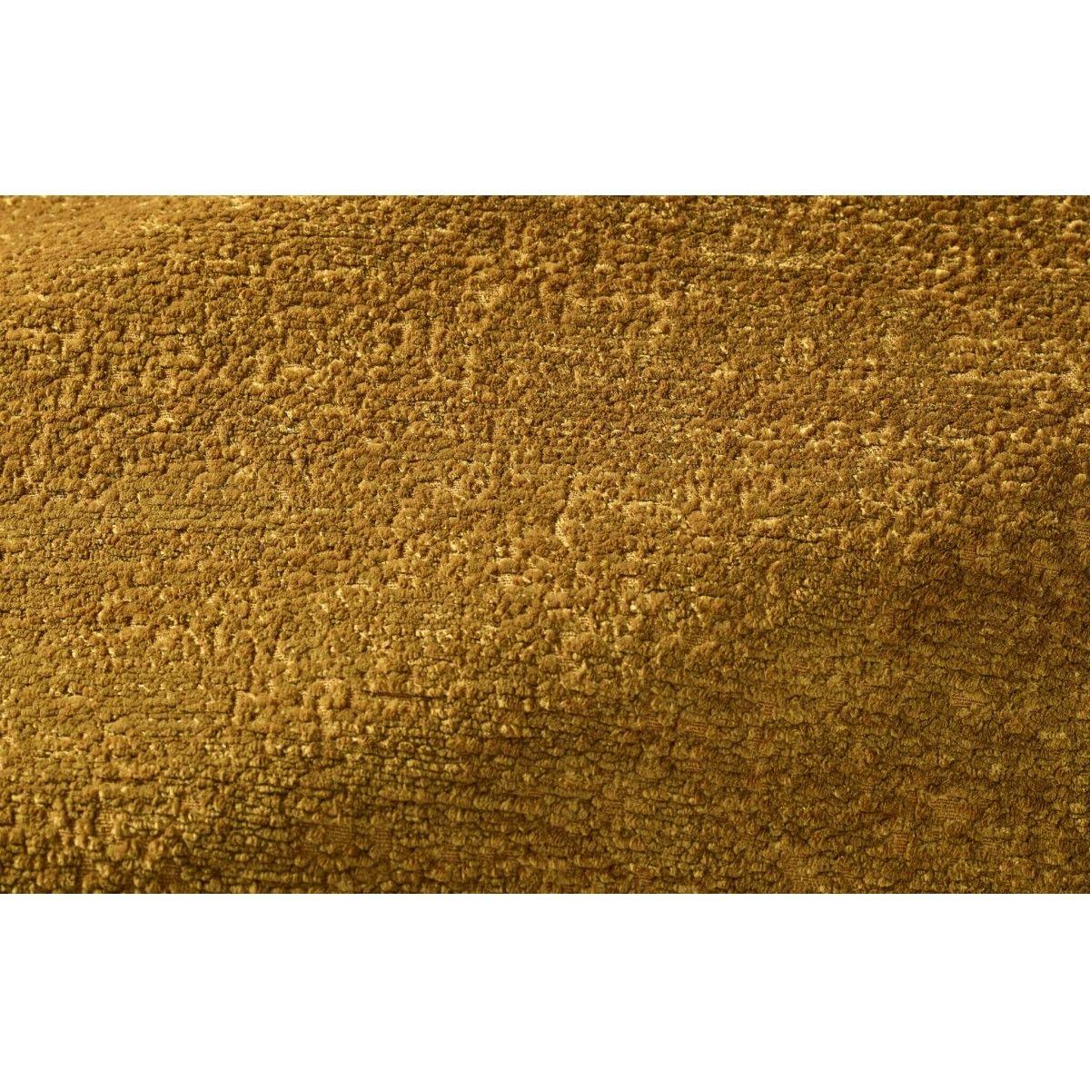 Popus Editions Giovanna 4 seater sofa in Amber Venice Chenille Velvet Fabric

Giovanna is a sofa with a strong profile. A sober, plush line, with this famous detail that changes everything, so as not to forget its strength of character and this