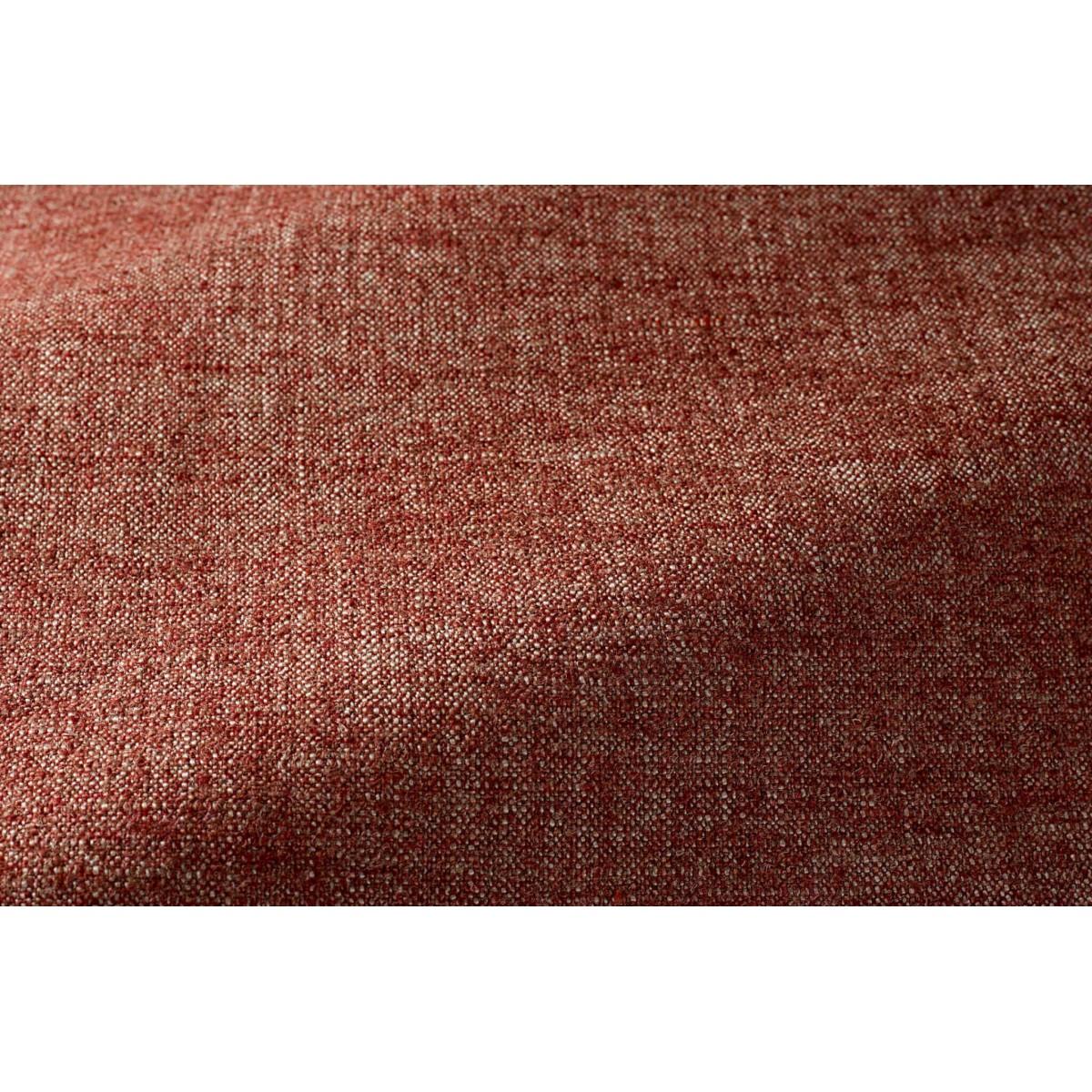 Canapé Graziella 3 Seater en tissu de lin de Marrakesh London, éditions Popus

Un pied qui en cache un autre. Un coussin qui en cache un autre. Une courbe qui en cache une autre avec des lignes contemporaines et une base comme un signe de