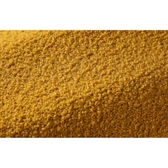 Sofá de 4 plazas Popus Editions Graziella en tapicería de hilo de bucle Athena ámbar