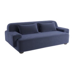 Popus Editions Sofá Lena 3 plazas tapizado en terciopelo azul marino Verone