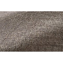 Popus Editions Sofá Lena 4 plazas en tejido de terciopelo chenilla Venecia Ciotello