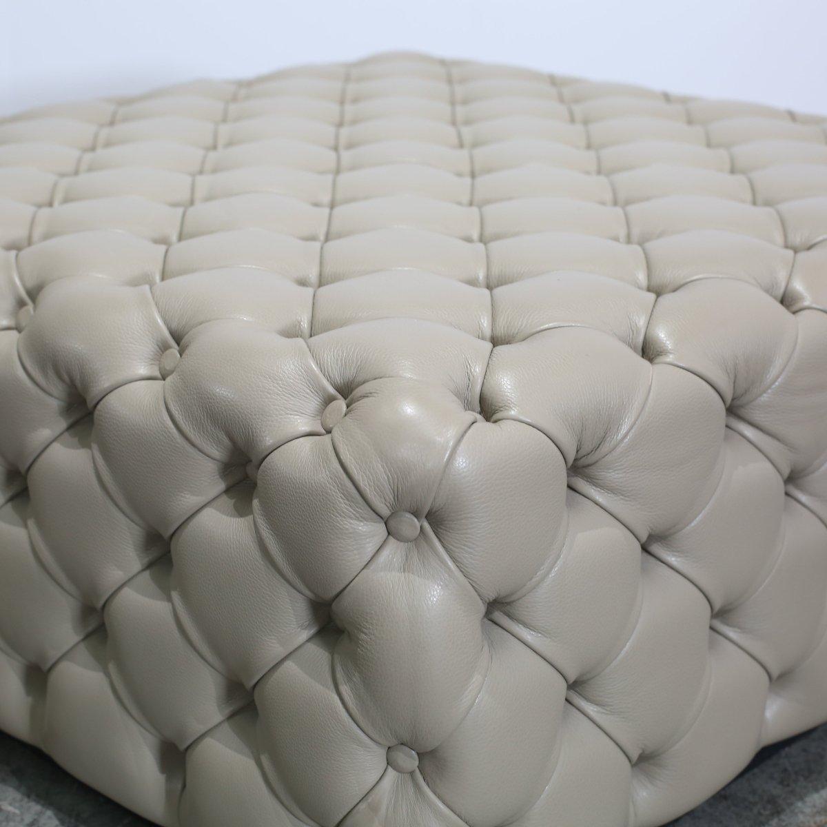 Porada Alcide Hocker von O. Moon (Moderne) im Angebot