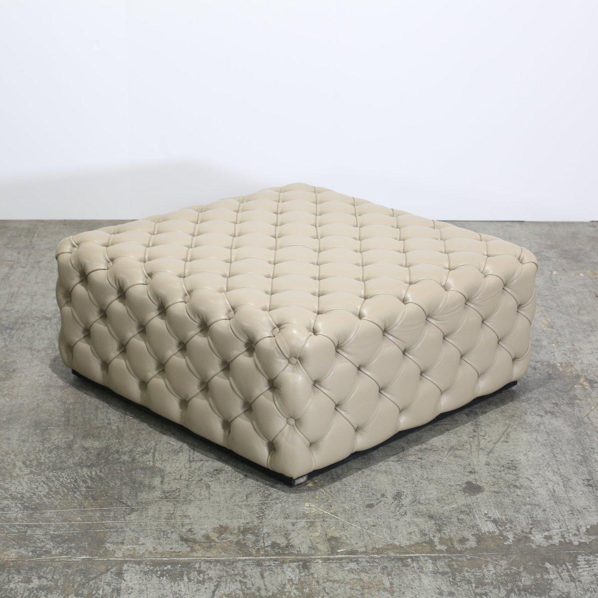 Porada Alcide Hocker von O. Moon (Mitte des 20. Jahrhunderts) im Angebot