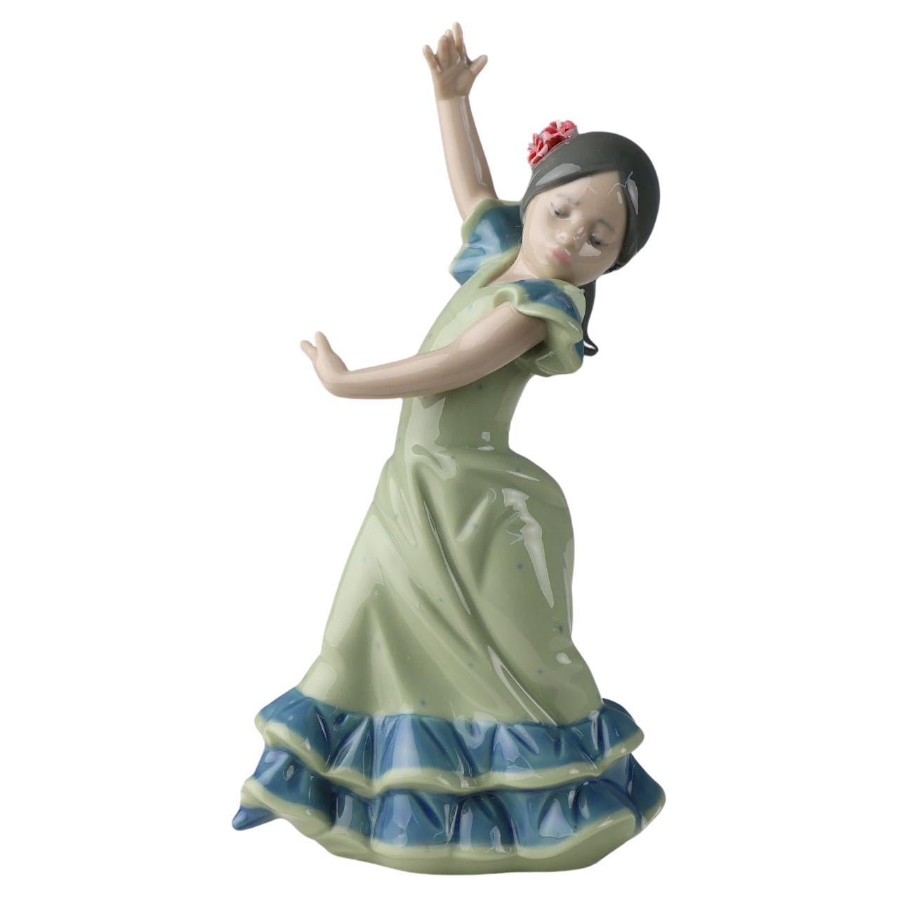 Porcelain 1950s figurine “Lolita” dancing signed lladro, Spain