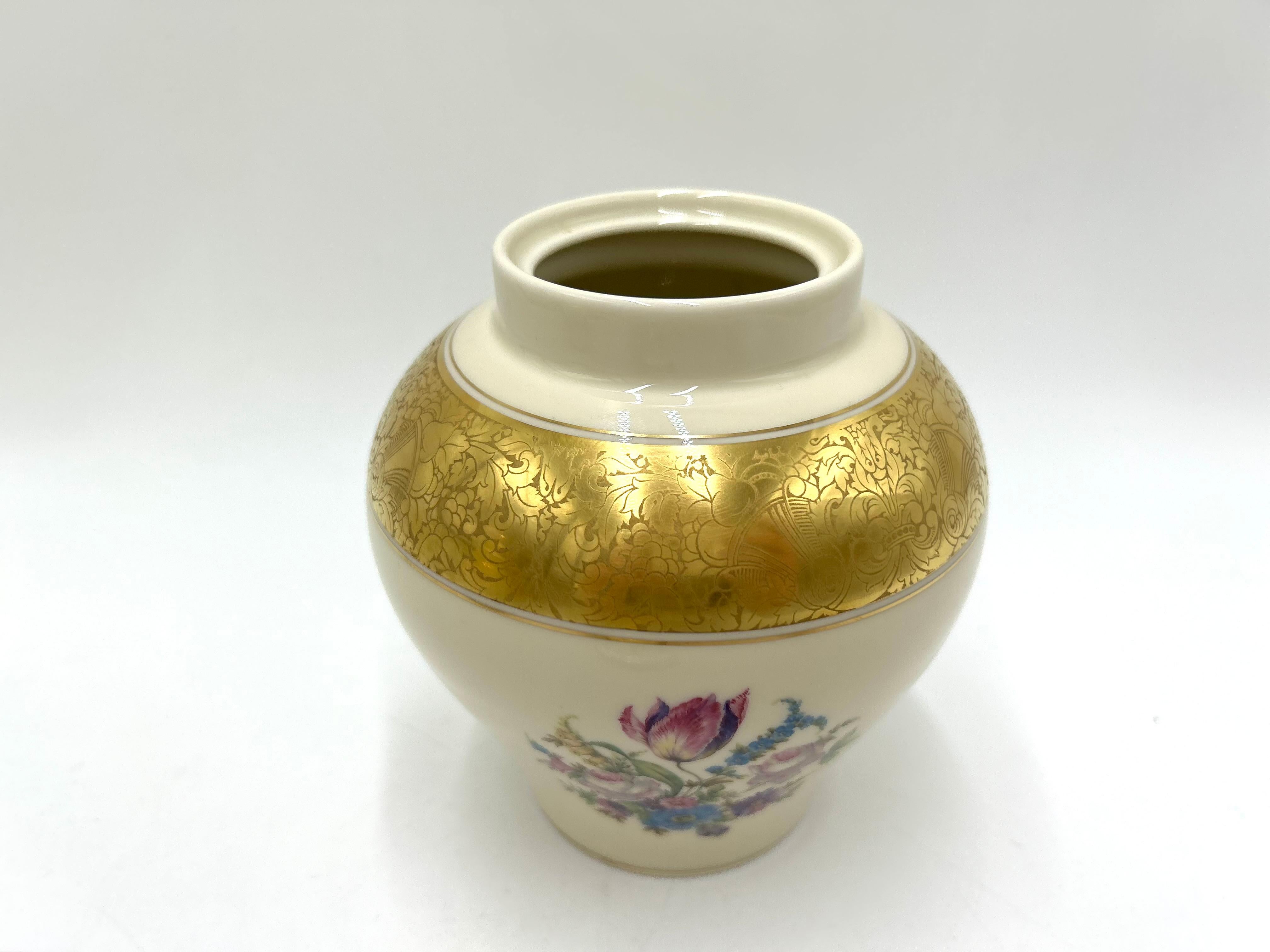 Metà XX secolo Anfora in porcellana, Rosenthal, Germania, 1949 in vendita