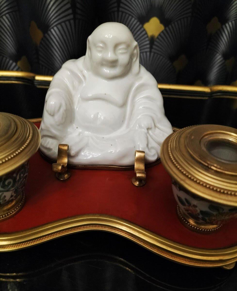 Porcelain and Bronze Inkwell in the Taste of Asian Art. In Good Condition For Sale In Saint-Ouen, FR