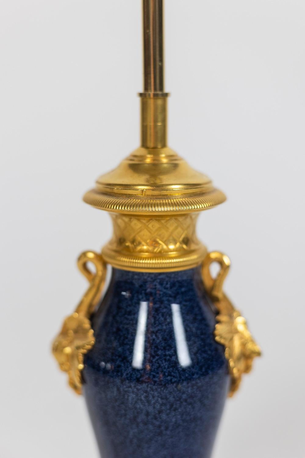 Lampe en porcelaine et bronze, vers 1880 Excellent état - En vente à Saint-Ouen, FR