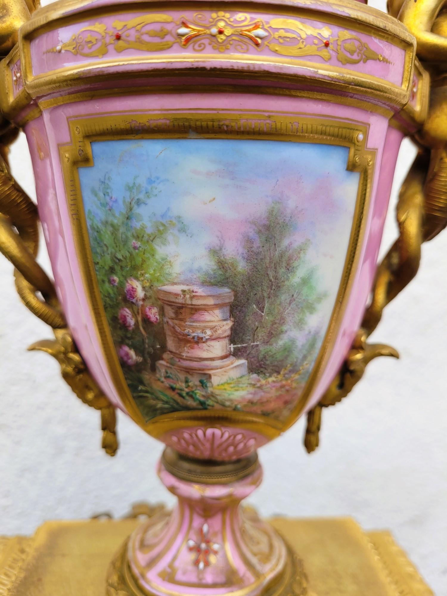 Porcelain And Gilt Bronze Clock, Napoleon III, 19th Century For Sale 8