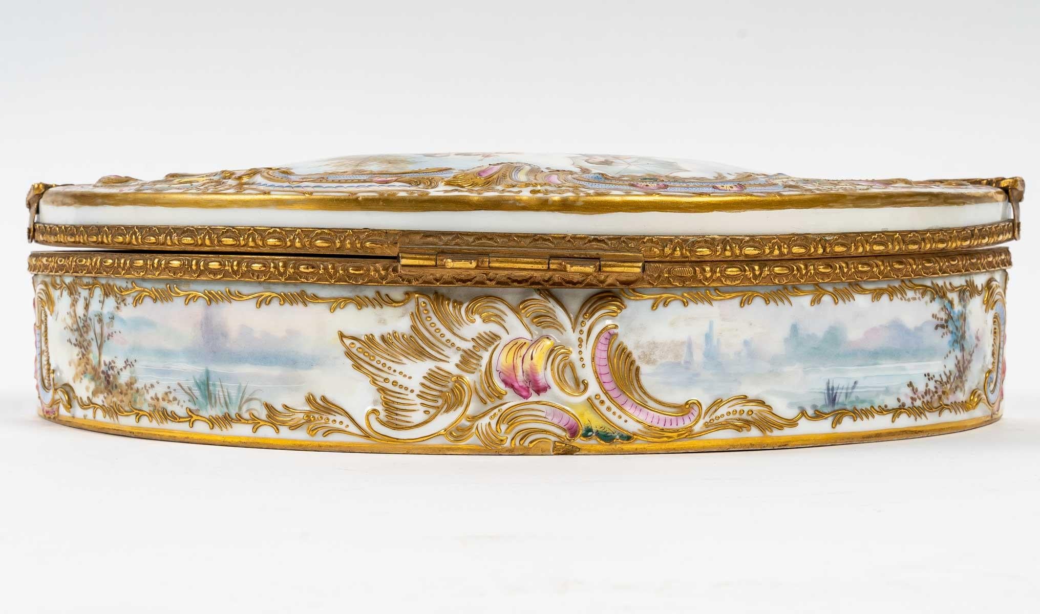 Porcelain and Gilt Bronze Jewellery Box, 19th Century 1