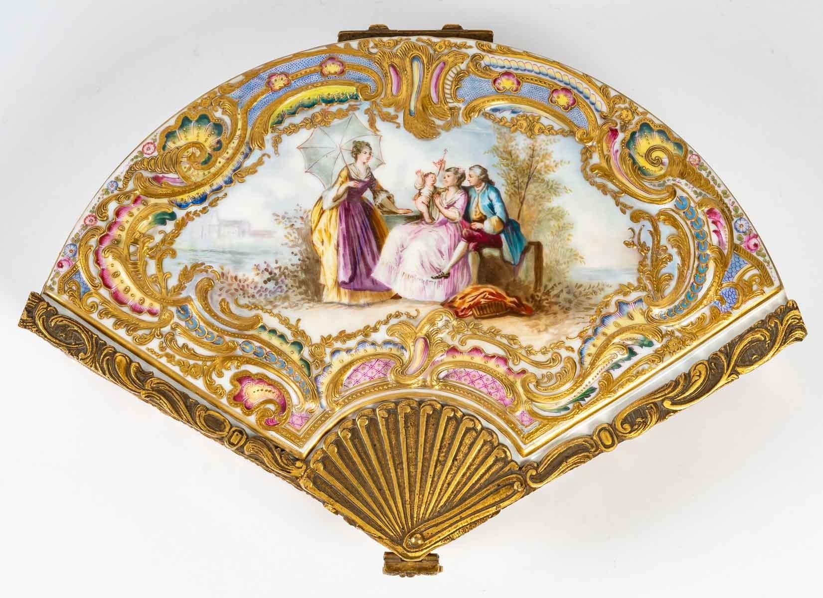 Porcelain and Gilt Bronze Jewellery Box, 19th Century 3