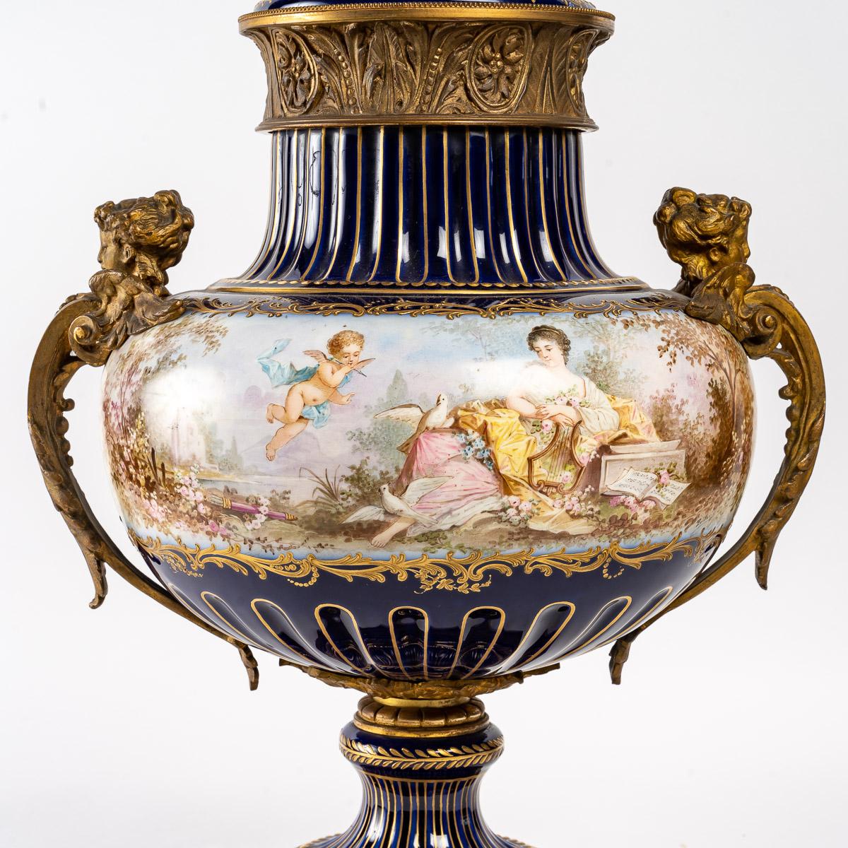 Porcelain and gilt bronze vase, 19th century 3