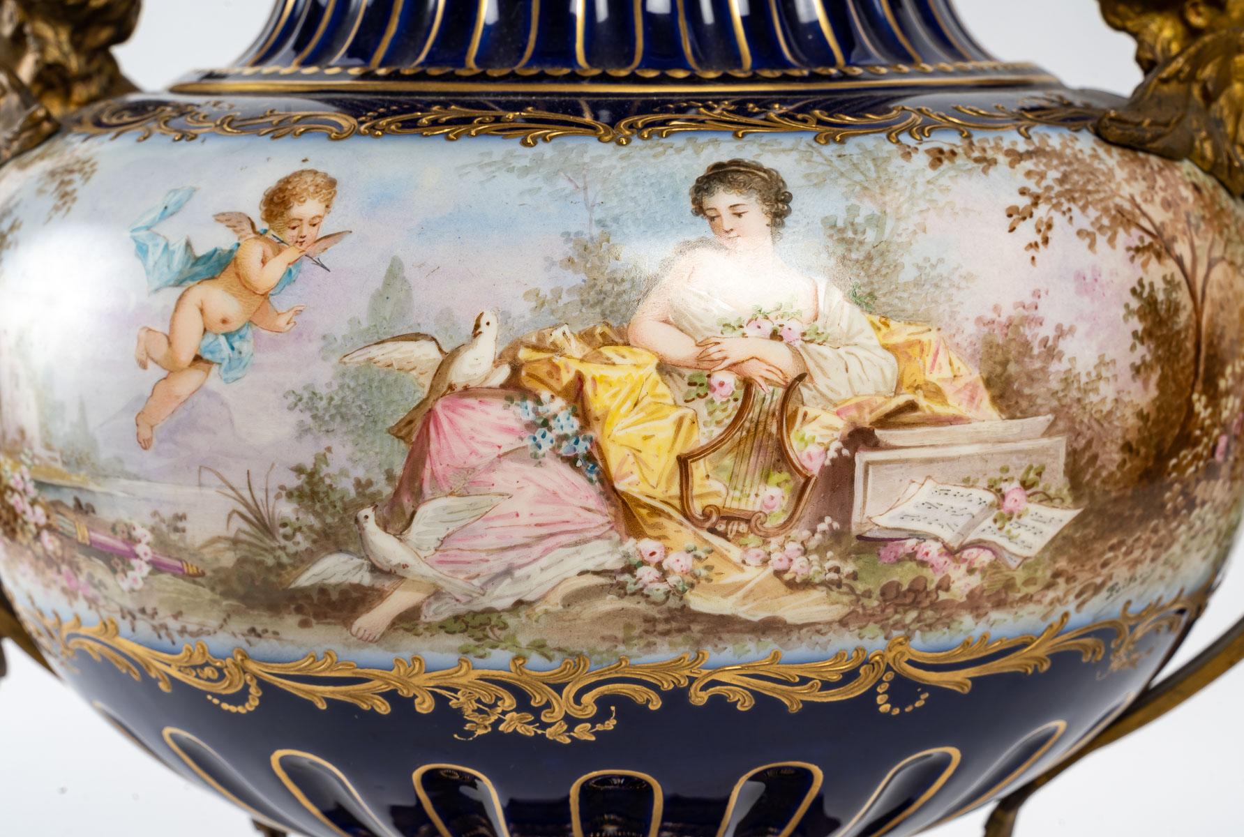 Porcelain and gilt bronze vase, 19th century 2