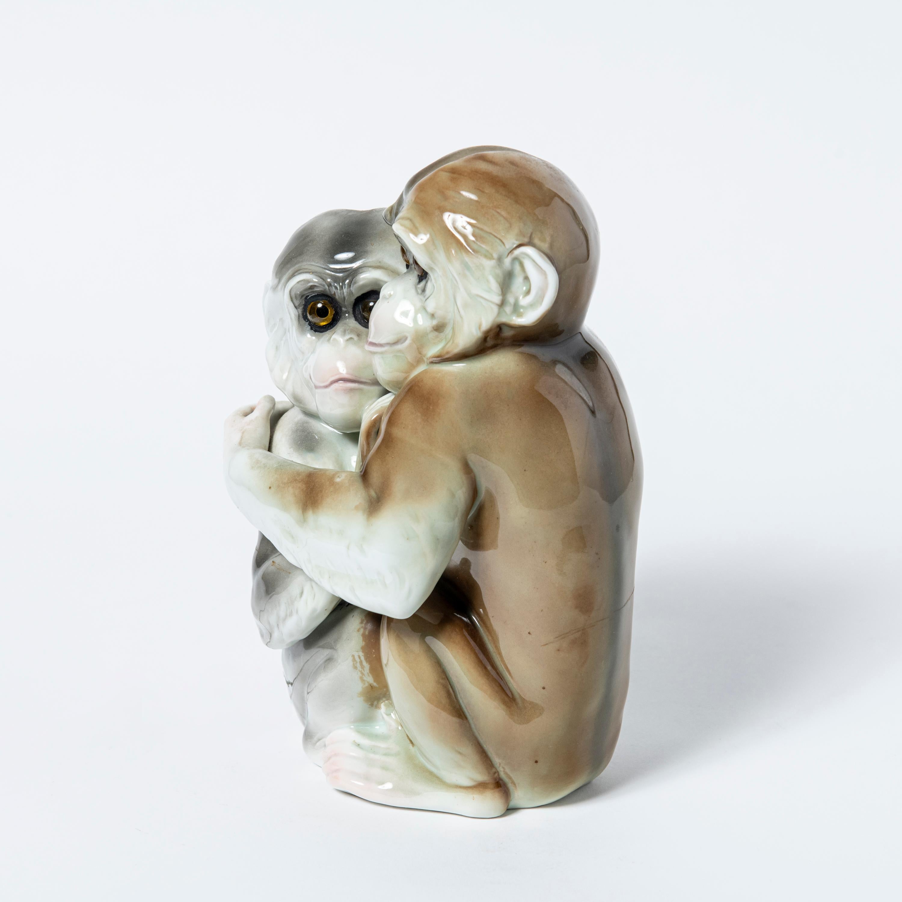 Art Deco Porcelain and glass monkeys table lamp. Germany, circa 1920. For Sale