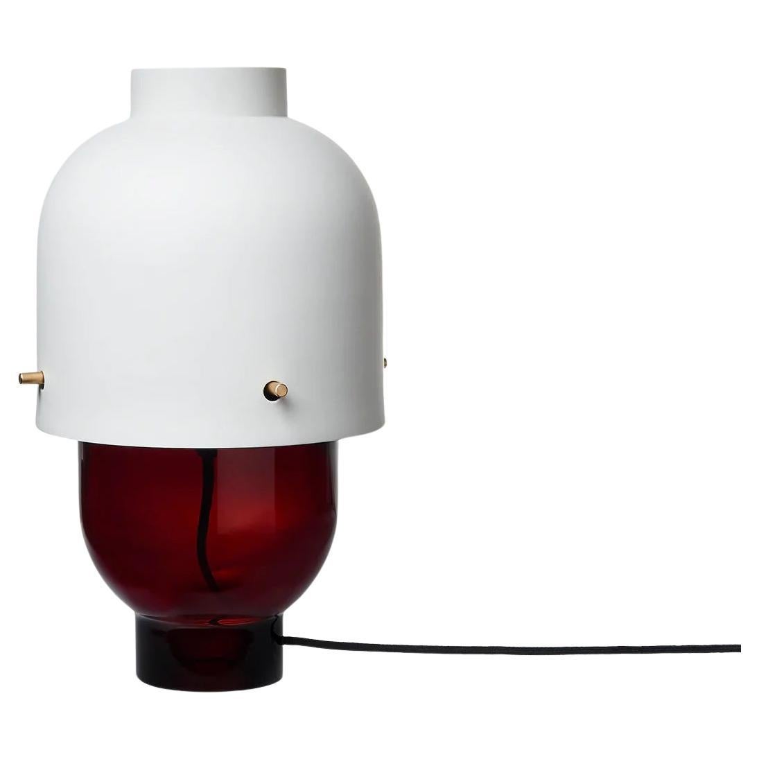 Lampada da tavolo in porcellana e vetro soffiato a mano con accessori in ottone e cavo tessile