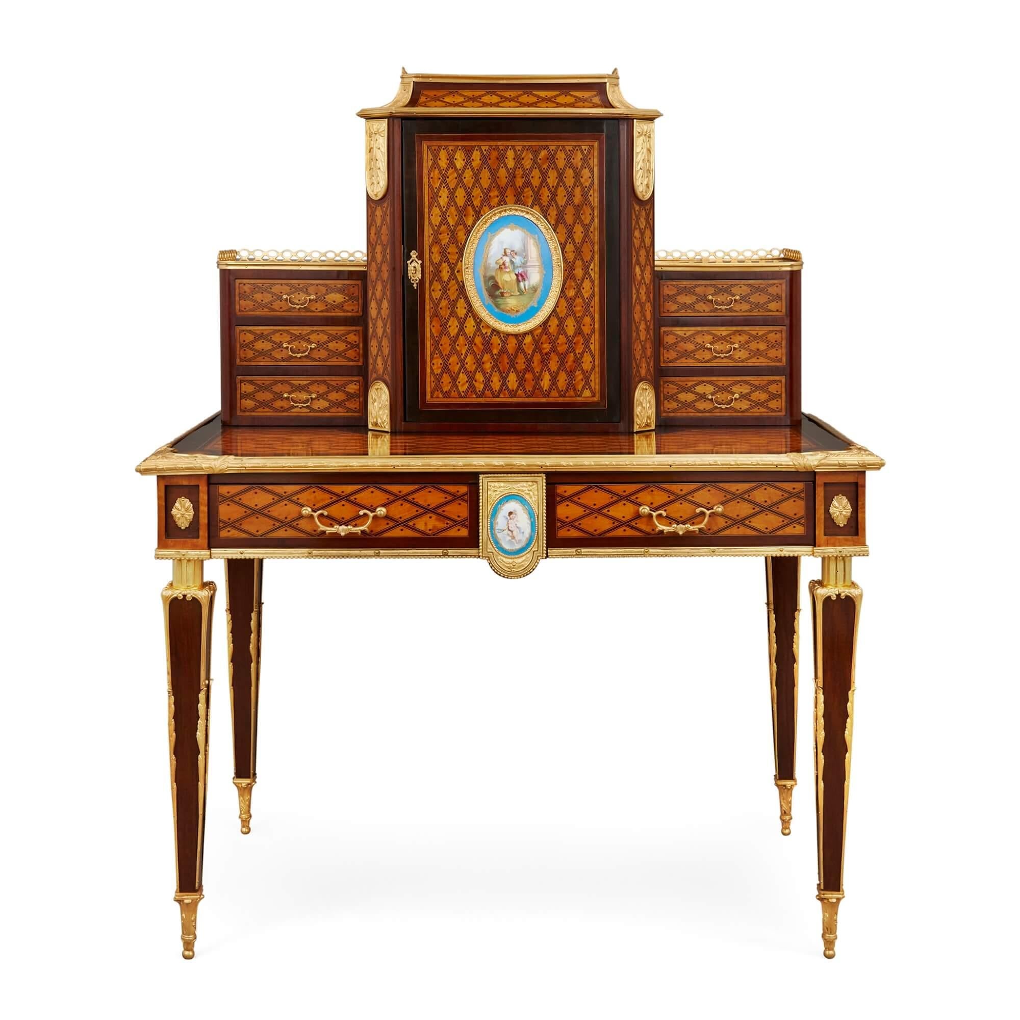 Bonheur Du Jour montado en porcelana y ormolu de Donald Ross Alto victoriano en venta
