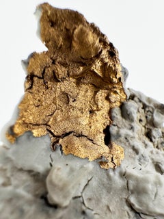 Luxury Collectible: Gold-Covered Porcelain Incense Holder with Digital Authentic