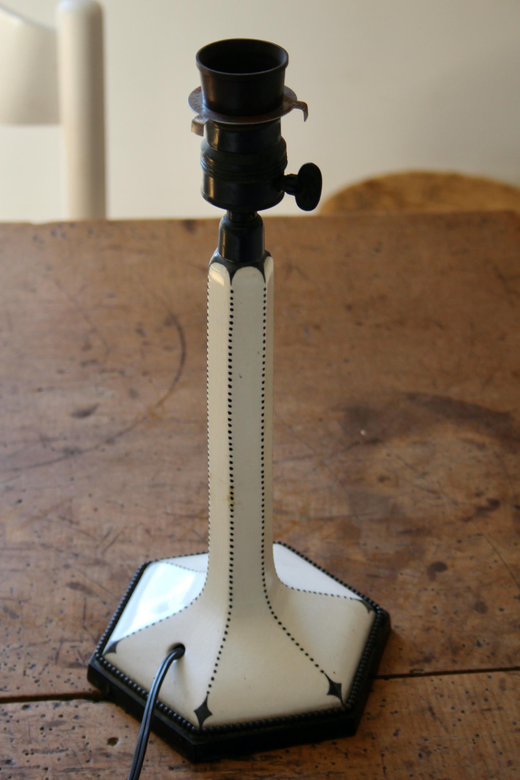 Lámpara de mesa de porcelana y hierro forjado estilo Josef Hoffmann estampada viena Porcelana en venta