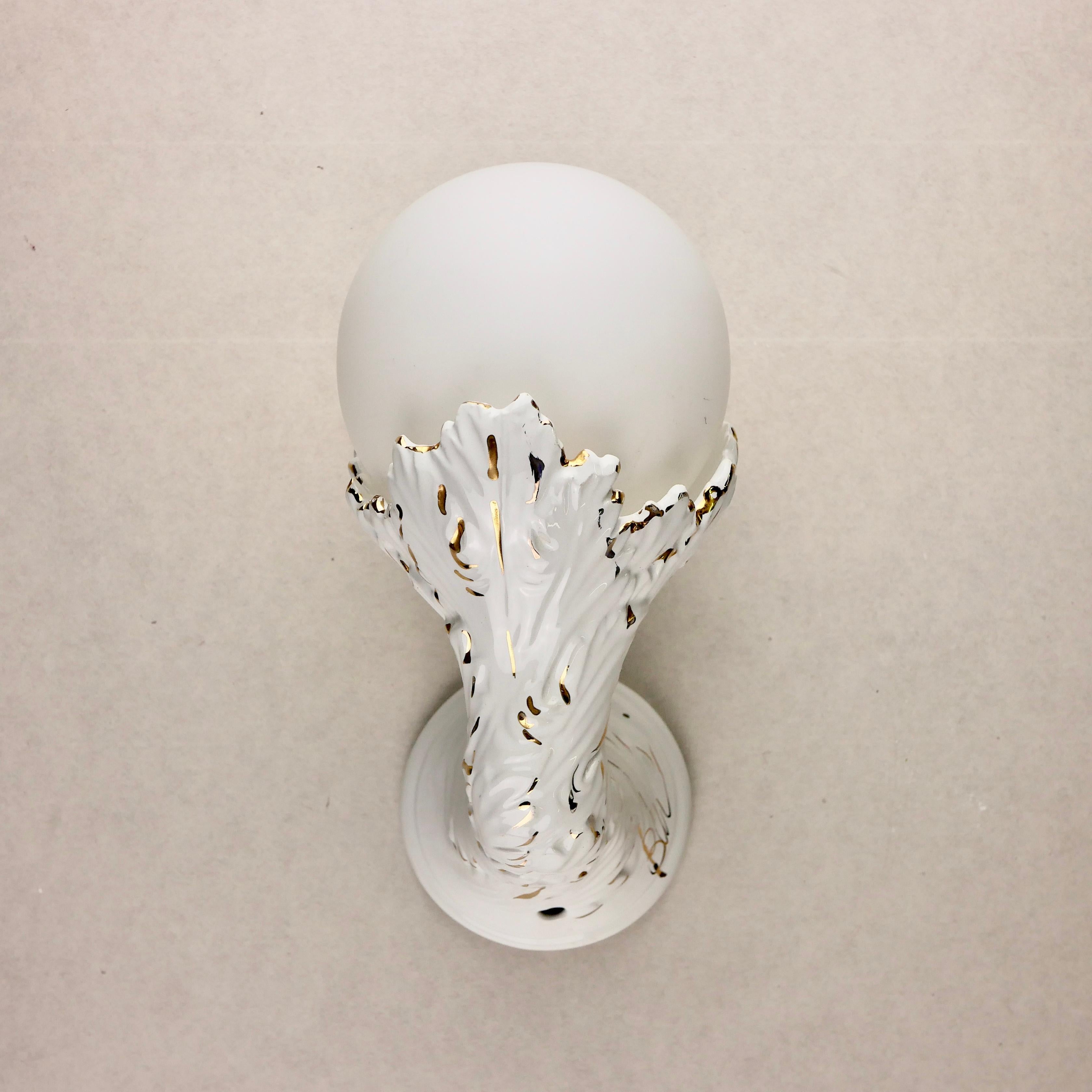 Porcelain Art Deco Style Organic Wall Light from the Netherlands, 1950s For Sale 3