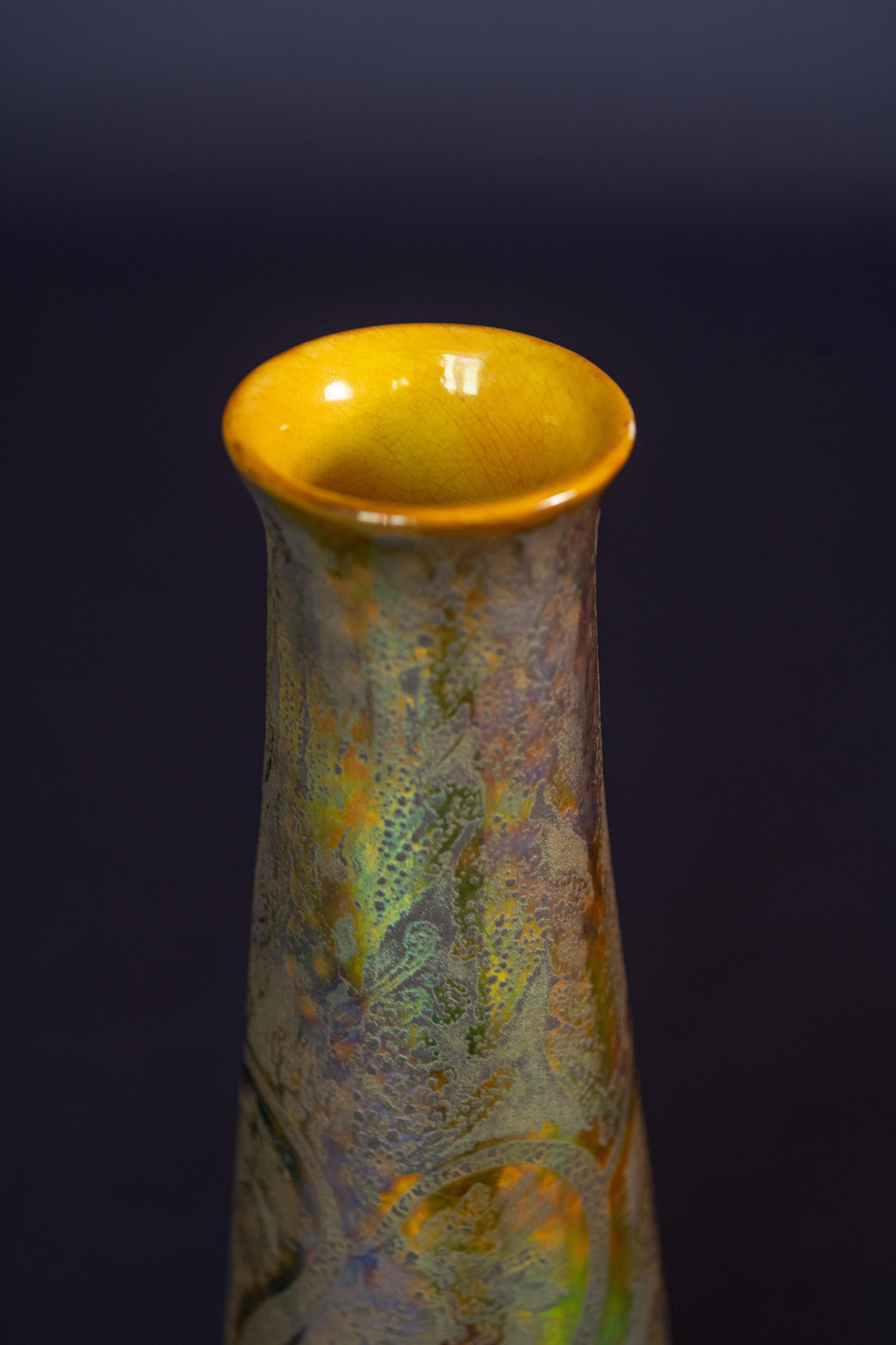 Vase serpent en porcelaine Art Nouveau de Vilmos Zsolnay pour Zsolnay Excellent état - En vente à Chicago, US