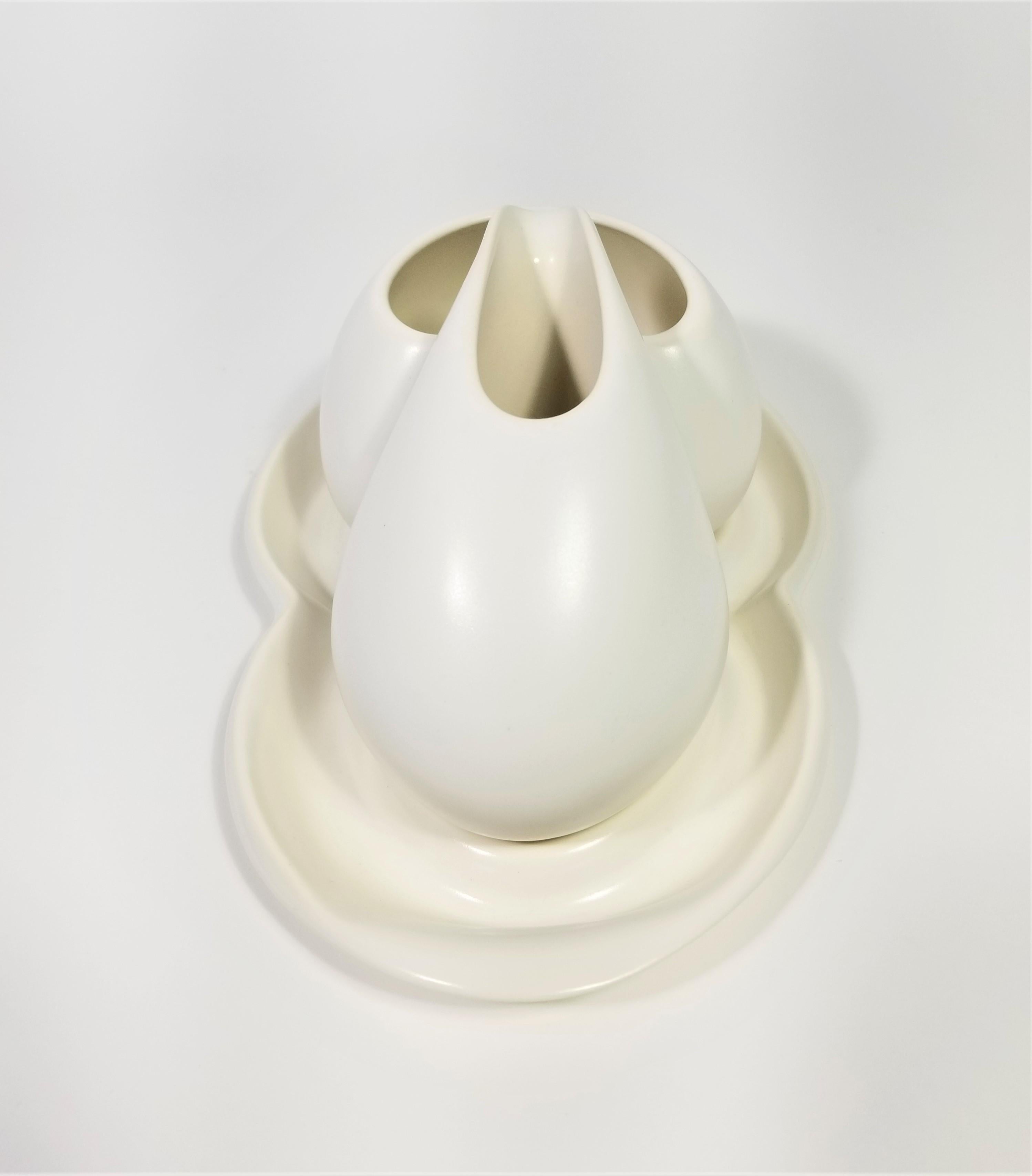 Porcelain Artist Signed Sculptural Modernist Cream and Sugar Set For Sale 6