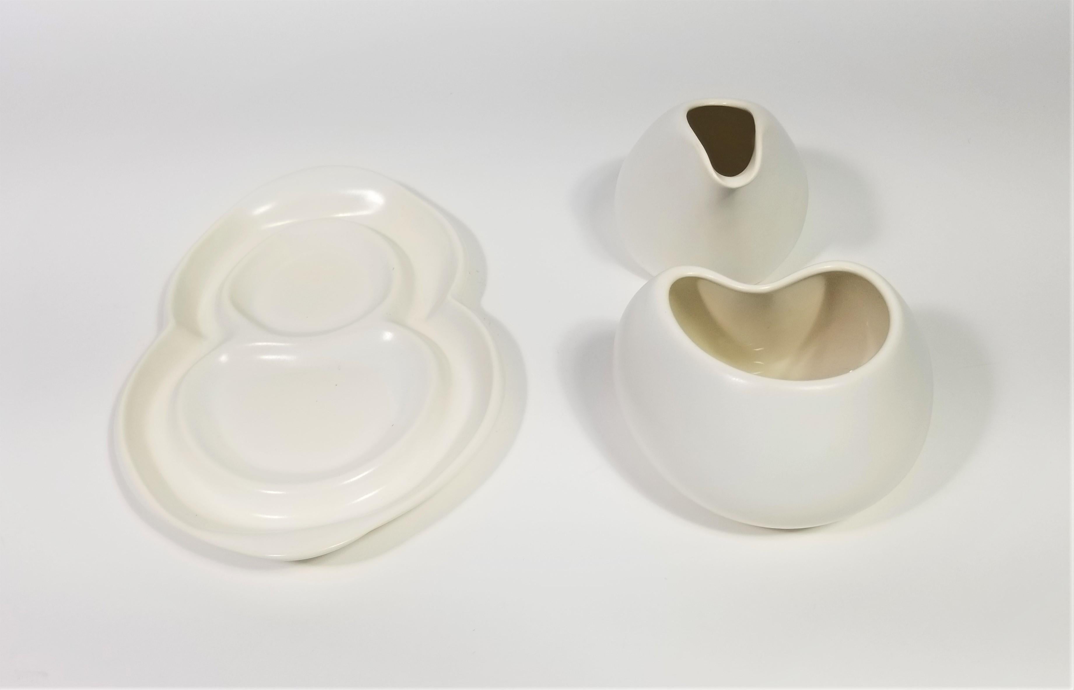 Porcelain Artist Signed Sculptural Modernist Cream and Sugar Set For Sale 7