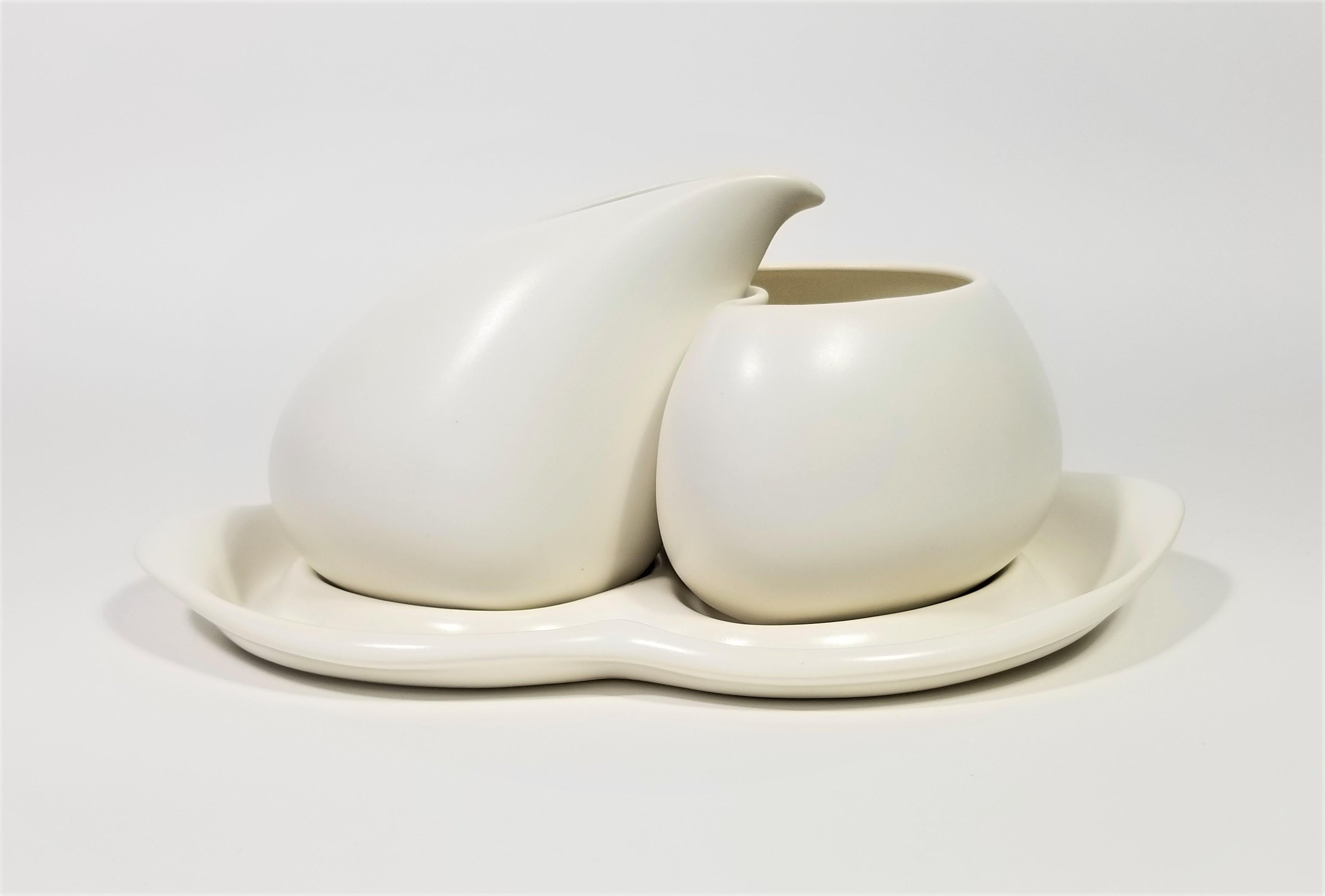 Porcelain Artist Signed Sculptural Modernist Cream and Sugar Set For Sale 1