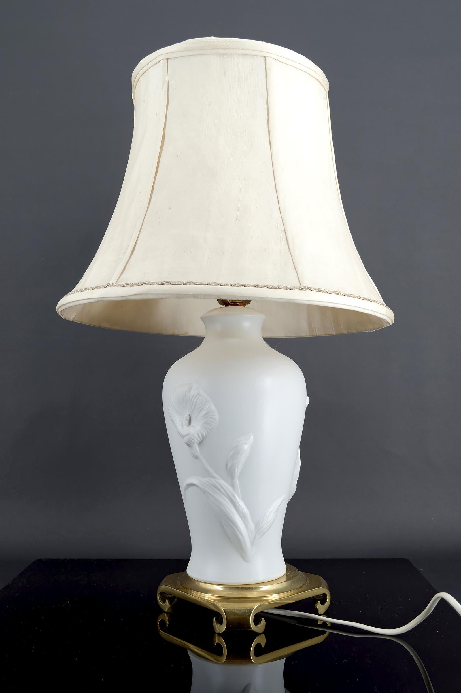 Américain Lampe biscuit « Calla Lily » de Nicholas Berbenczy & Franklin Mint, 1986 en vente