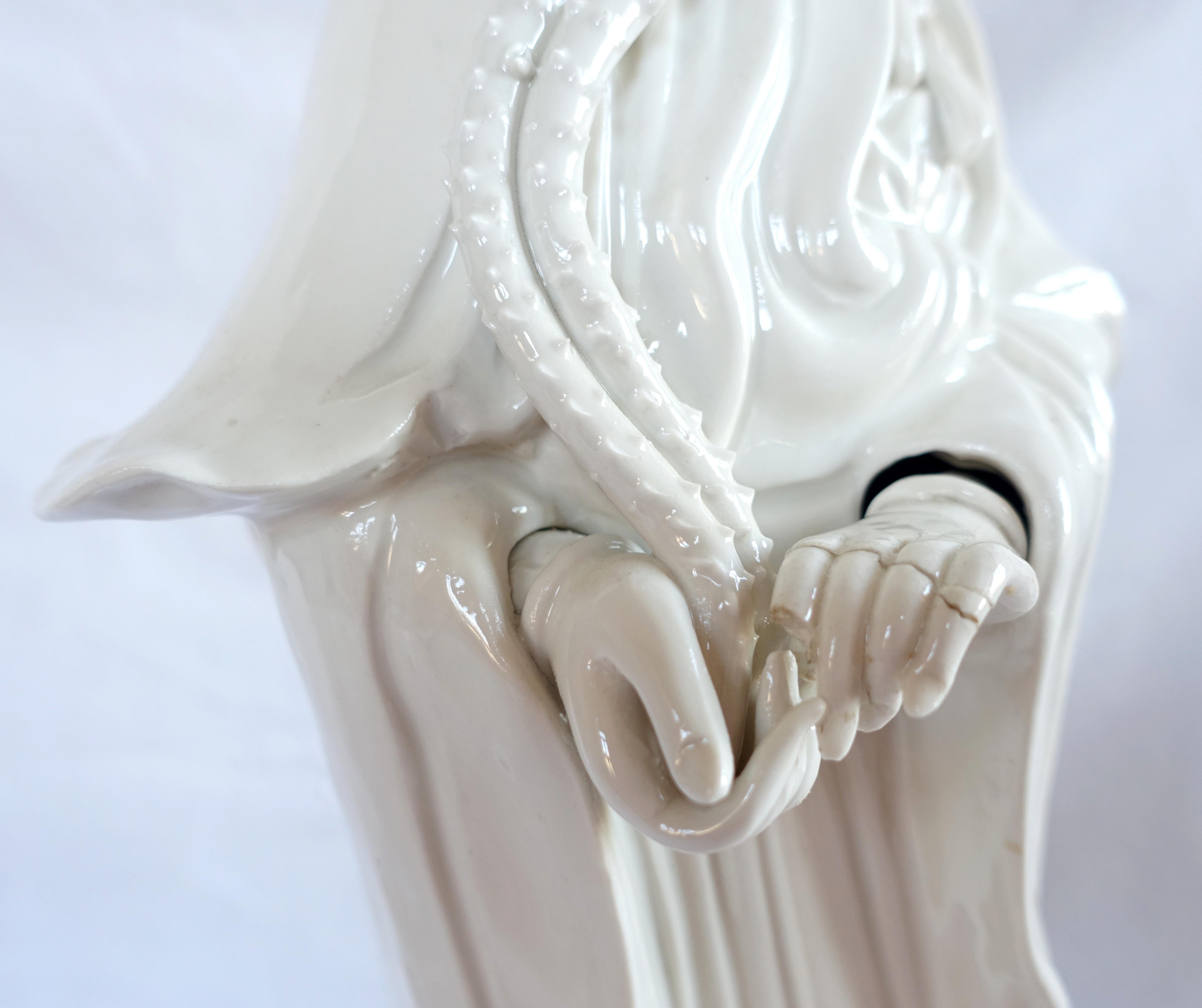 Porcelain Blanc de Chine Guanyin statue, China circa 1900 - 51cm For Sale 2