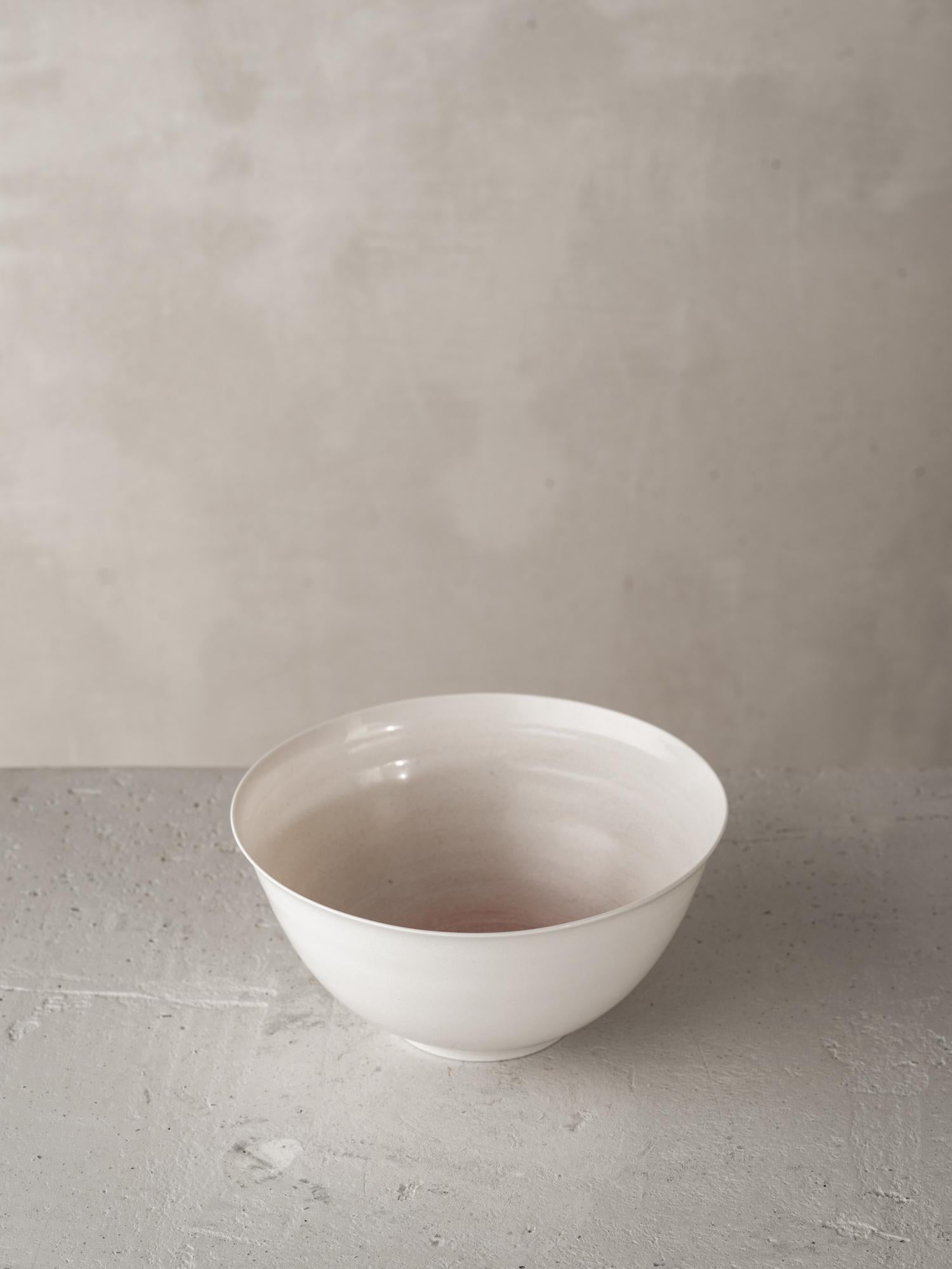 Porcelain Bowl 230401 by Katherine Glenday In New Condition For Sale In New York, NY