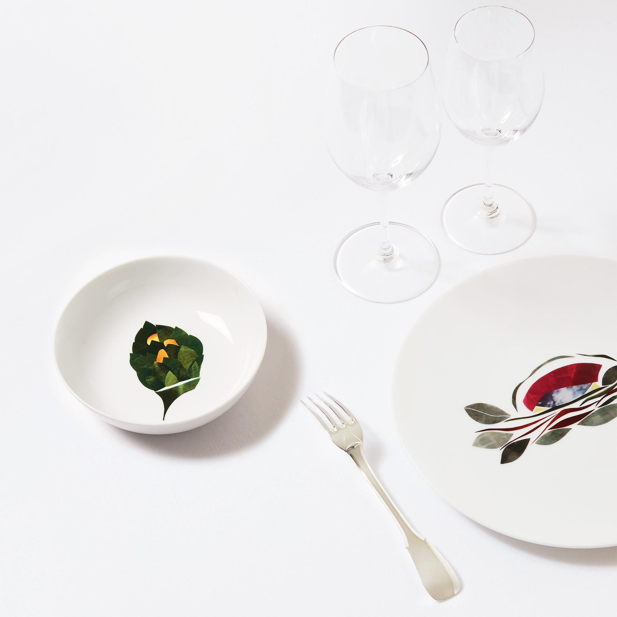 Silk-screened creation of the paper collages of the French Chef Alain Passard. A creation inspired by his recipe of artichoke with orange.
From mineral porcelain to vegetable recipes, this bowl is an Ode to Dame Nature.

Bowl that adapts to all