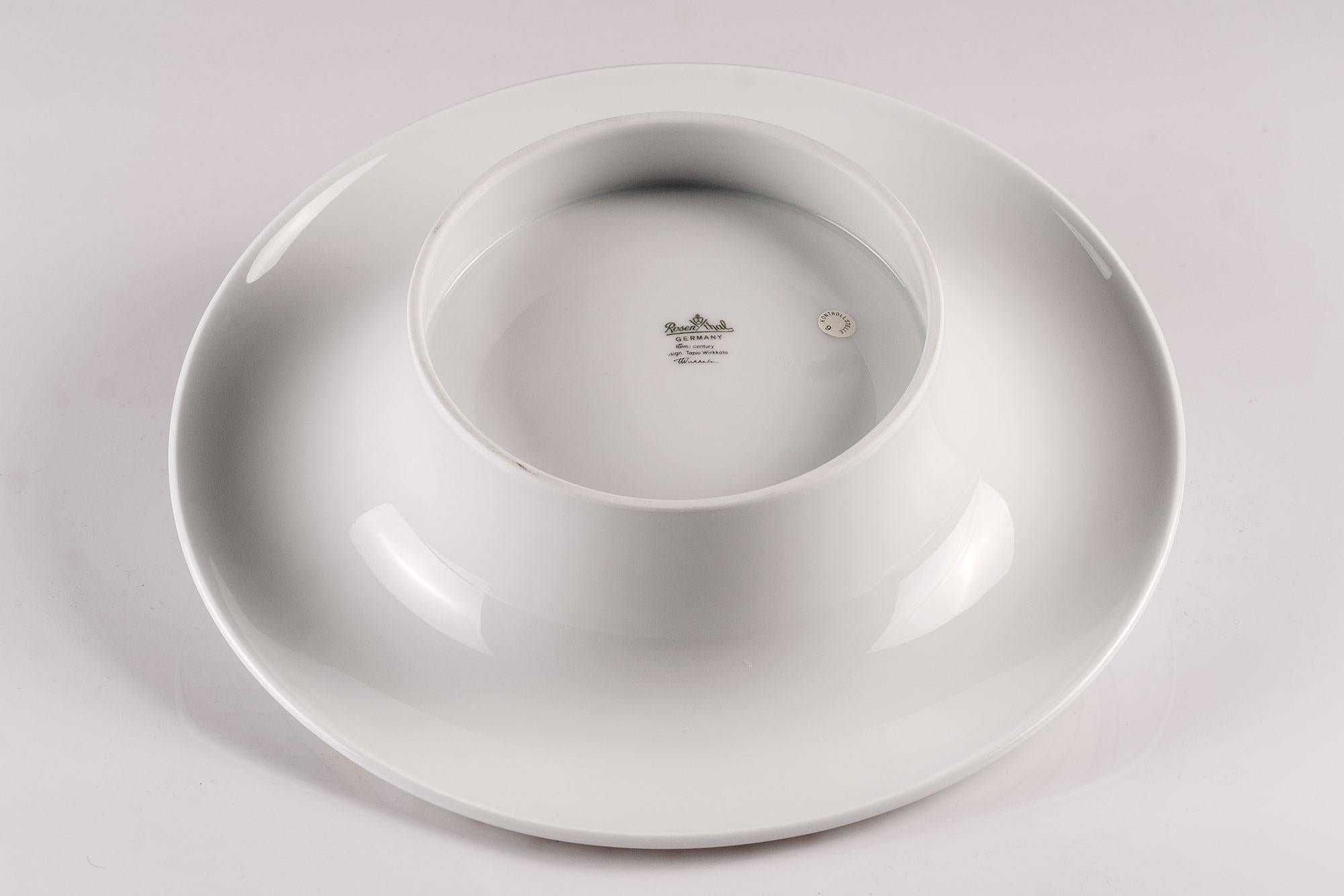 Porcelain Bowl / Centerpiece by Tapio Wirkkala and Dorothy Hafner for Rosenthal In Excellent Condition For Sale In Lugano, TI