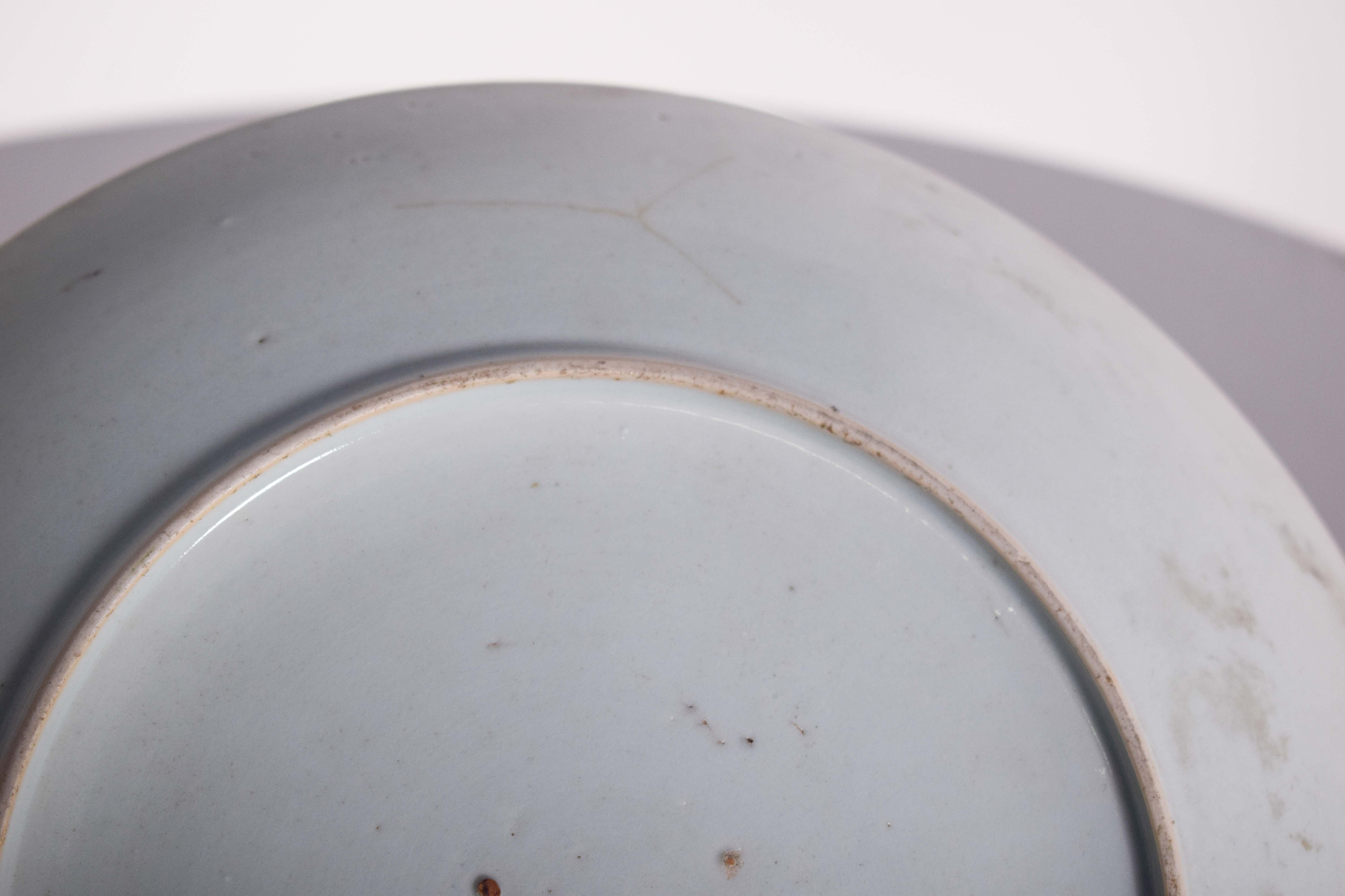 19th Century Porcelain Bowl from China for Export For Sale
