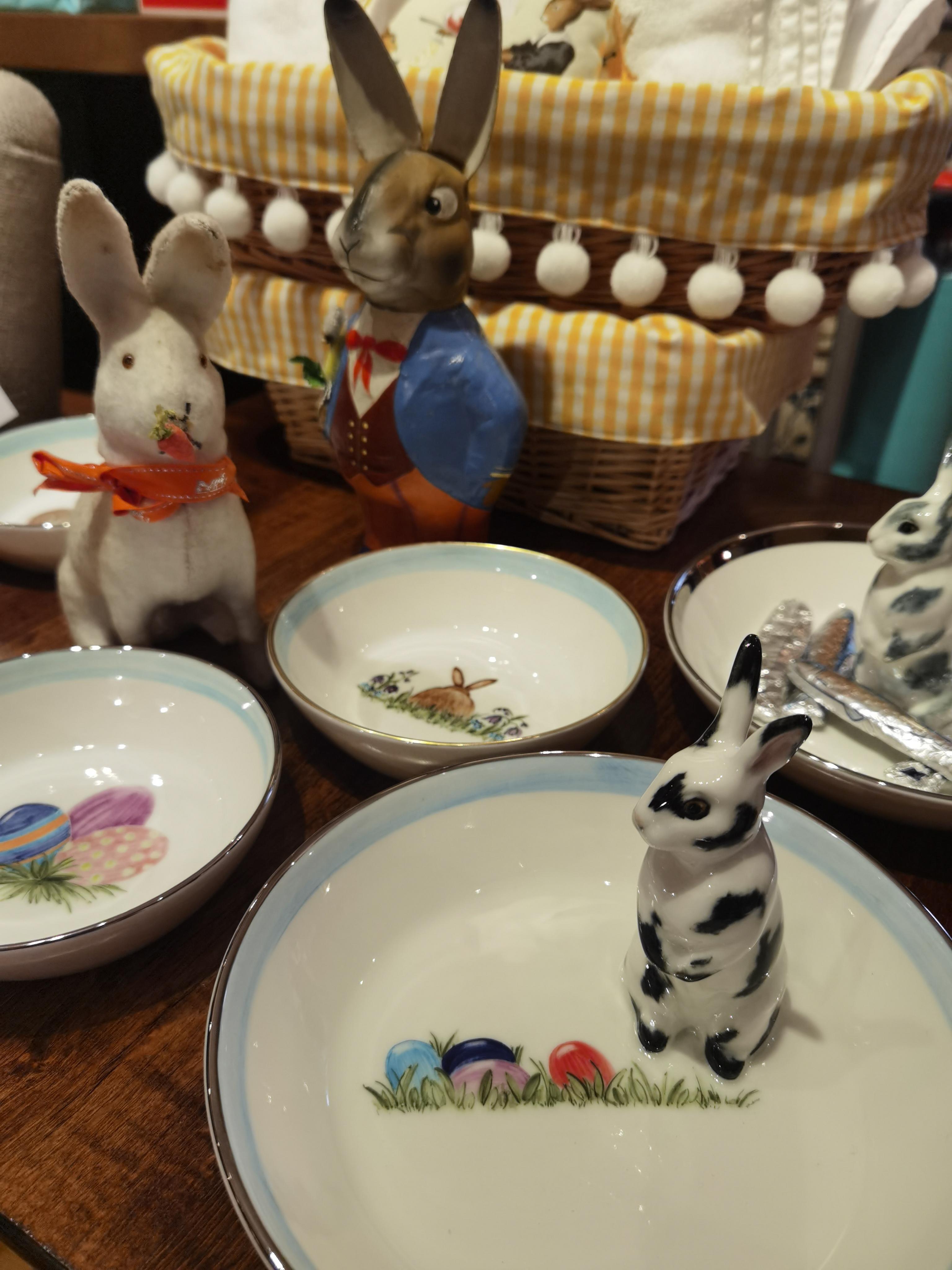 Hand-Painted Porcelain Bowl Hand Painted Easter Rabbit Figure Sofina Boutique Kitzbuehel For Sale
