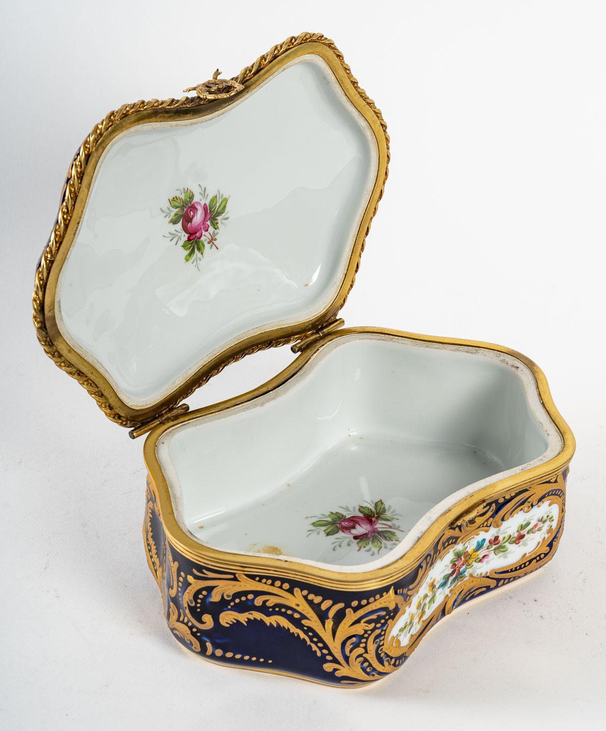 Porcelain Box by Sèvres, 19th Century 6