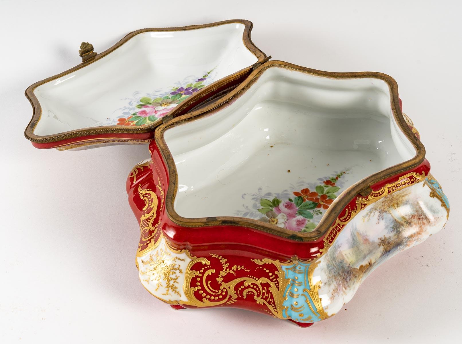 Porcelain Box by Sèvres, 19th Century In Good Condition In Saint-Ouen, FR