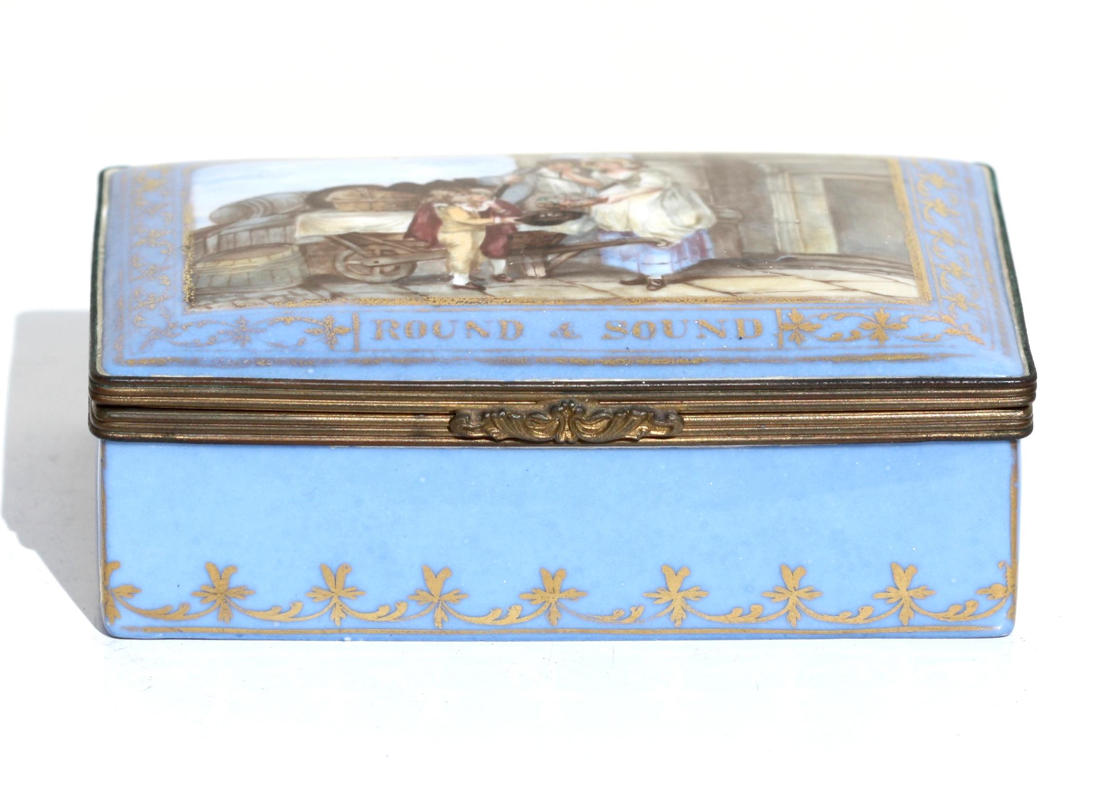 XIXe siècle Boîte en porcelaine, Angleterre, fin du 19ème siècle en vente