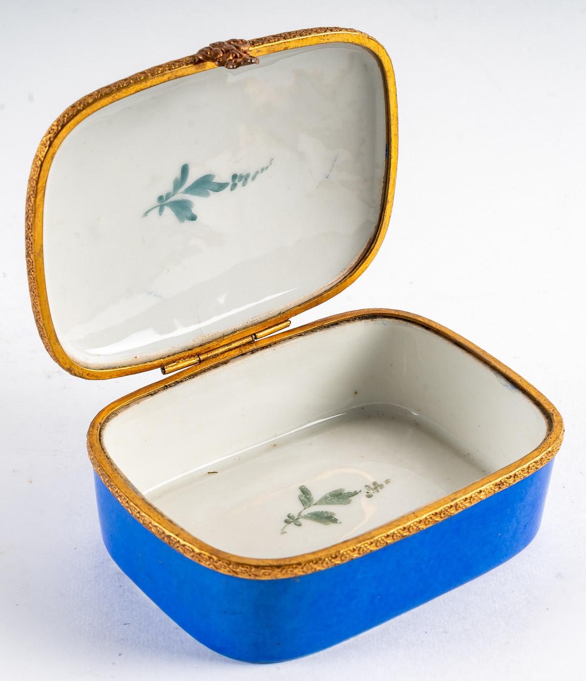 Napoleon III Porcelain Box, Late 19th-Early 20th Century For Sale