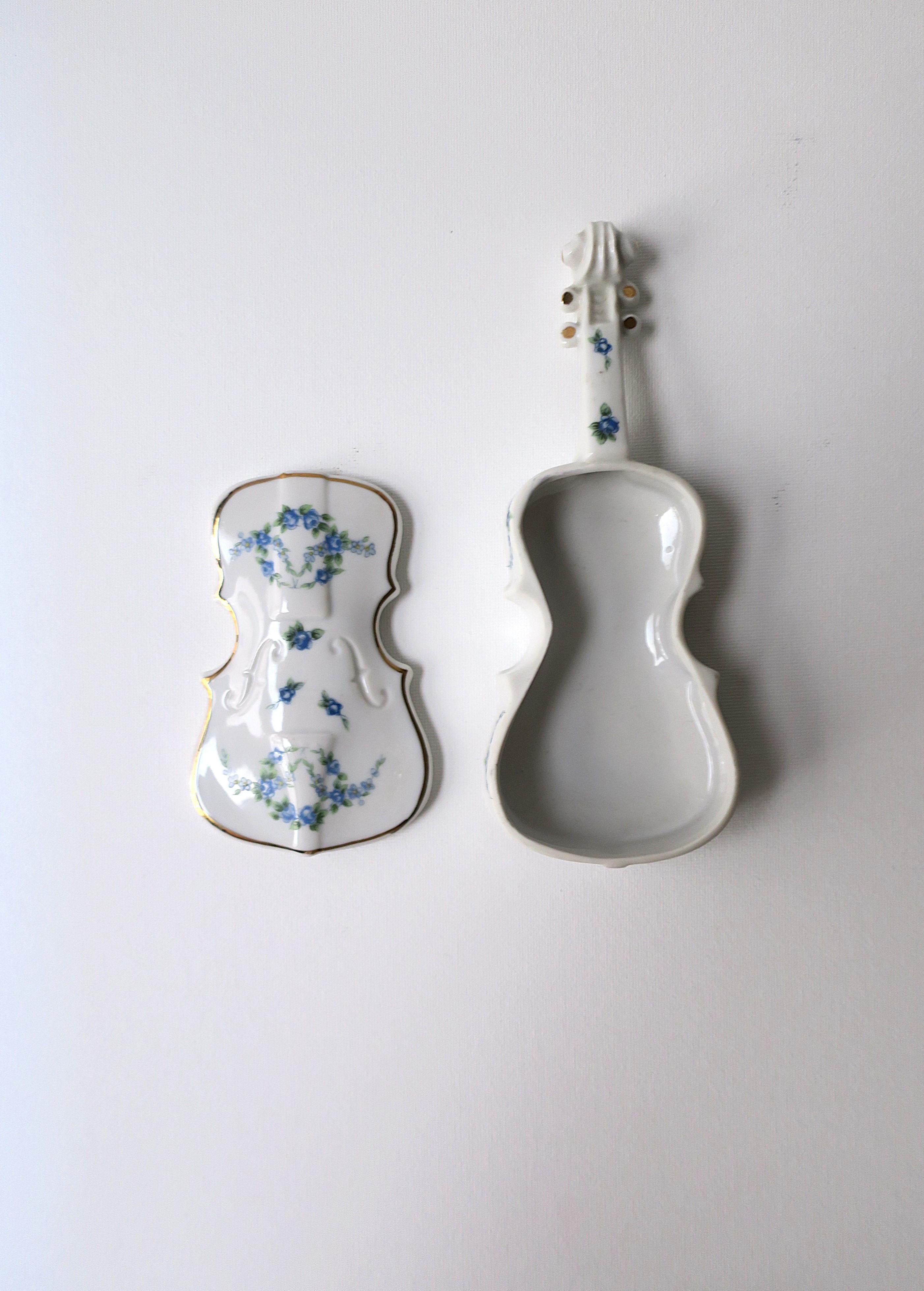 Glazed Porcelain Box with Chintz Design For Sale