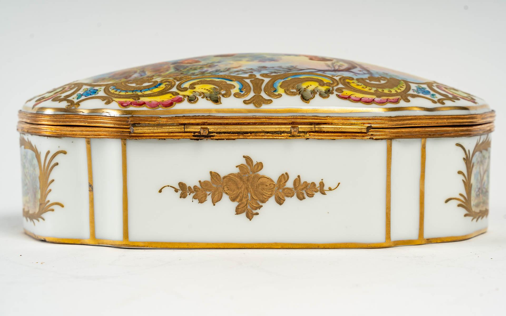 Napoleon III Porcelain Box with Elegant Scene, 19th Century