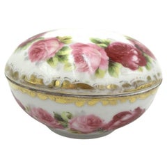Porcelain box with roses, Steinmann's factory, Parowa (former Tiefenfurt), 1910