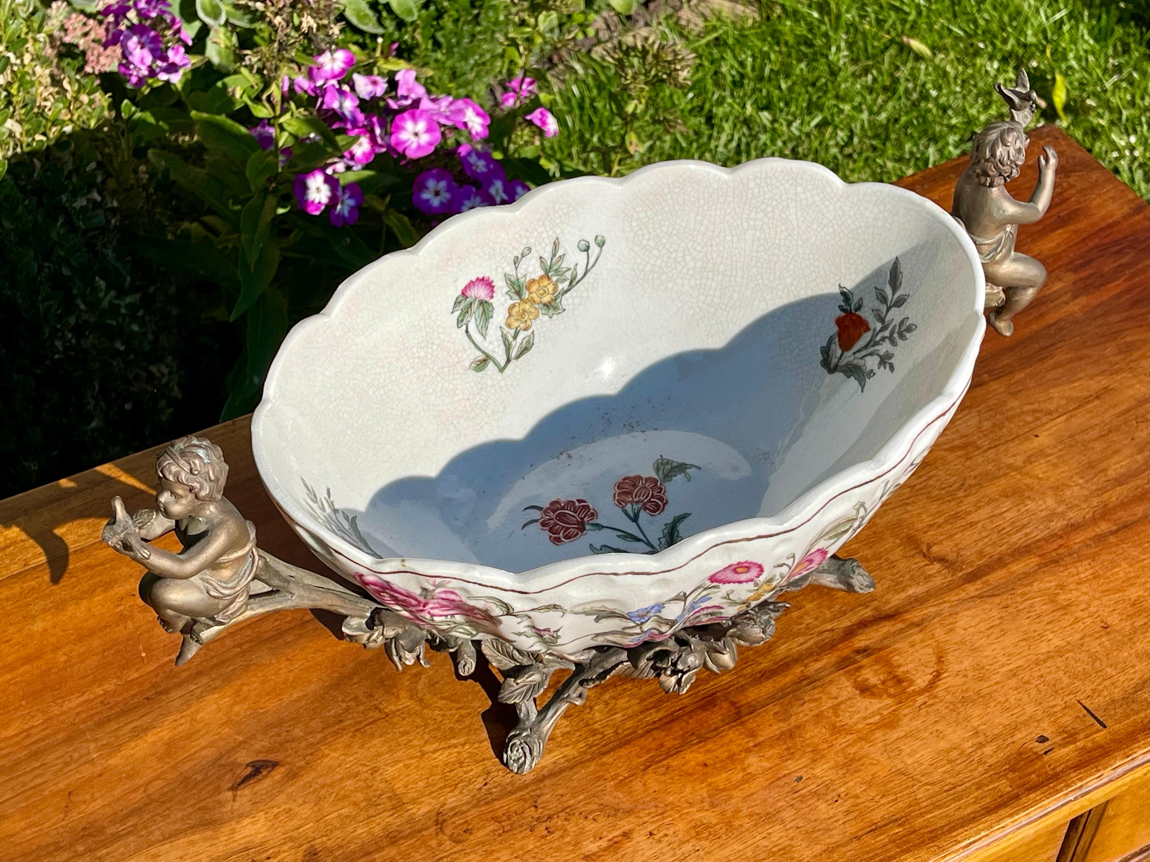 Taza / Jardinera de porcelana y bronce - Siglo XX en venta 4