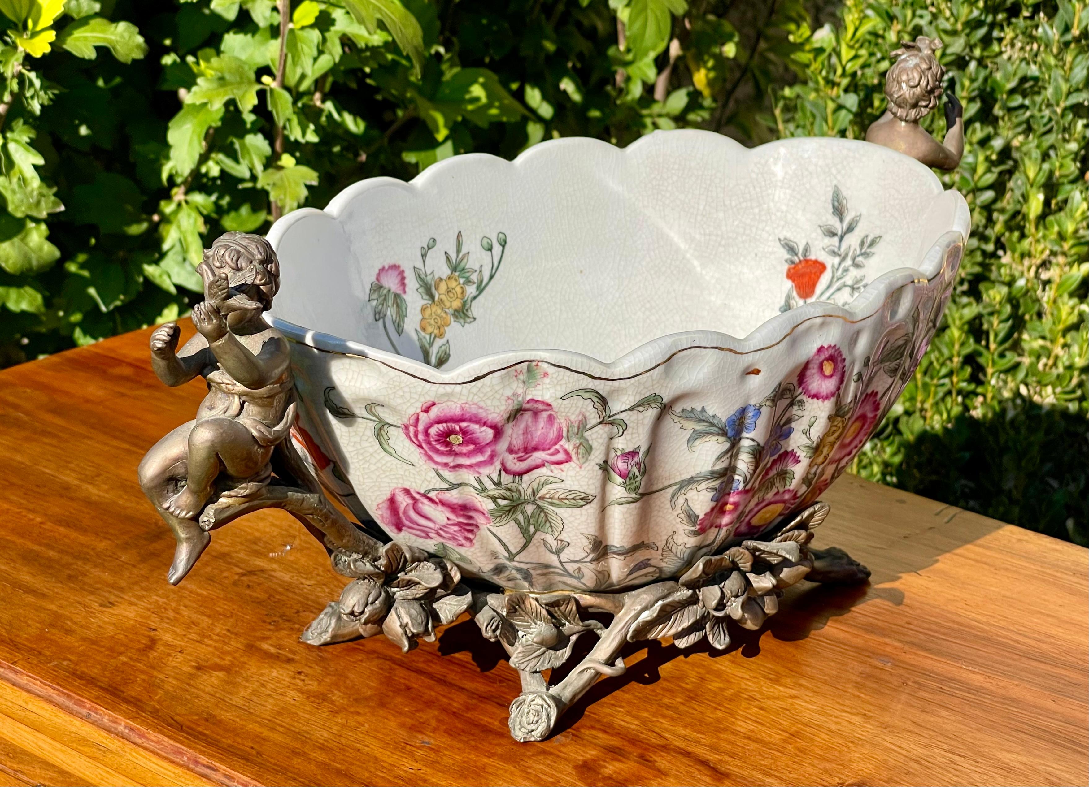 Taza / Jardinera de porcelana y bronce - Siglo XX en venta 8