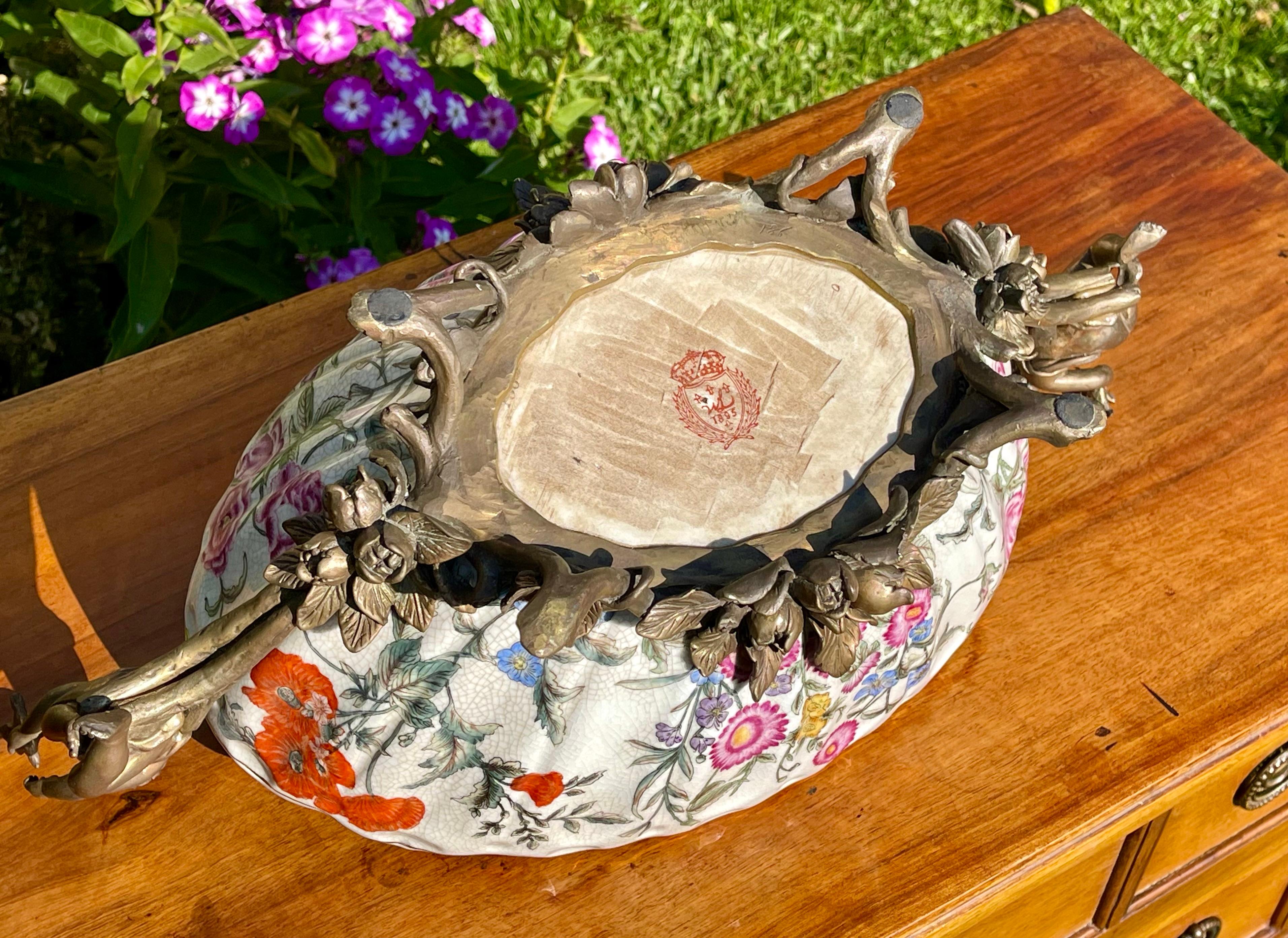 Taza / Jardinera de porcelana y bronce - Siglo XX en venta 11