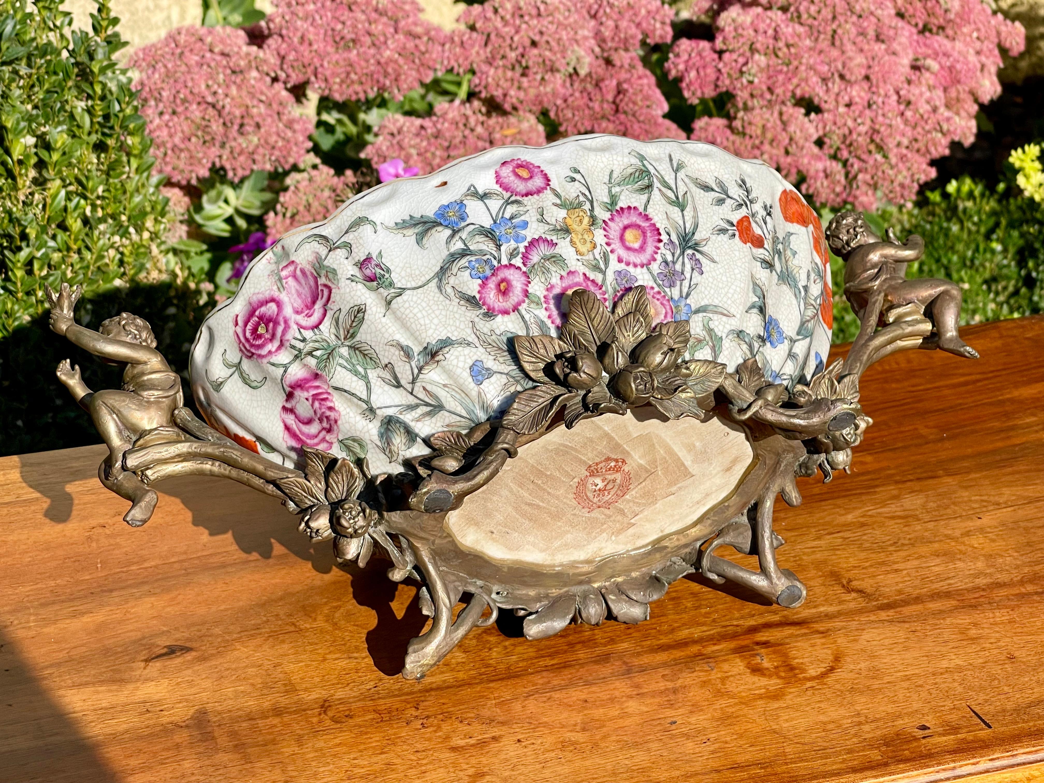 Taza / Jardinera de porcelana y bronce - Siglo XX en venta 13