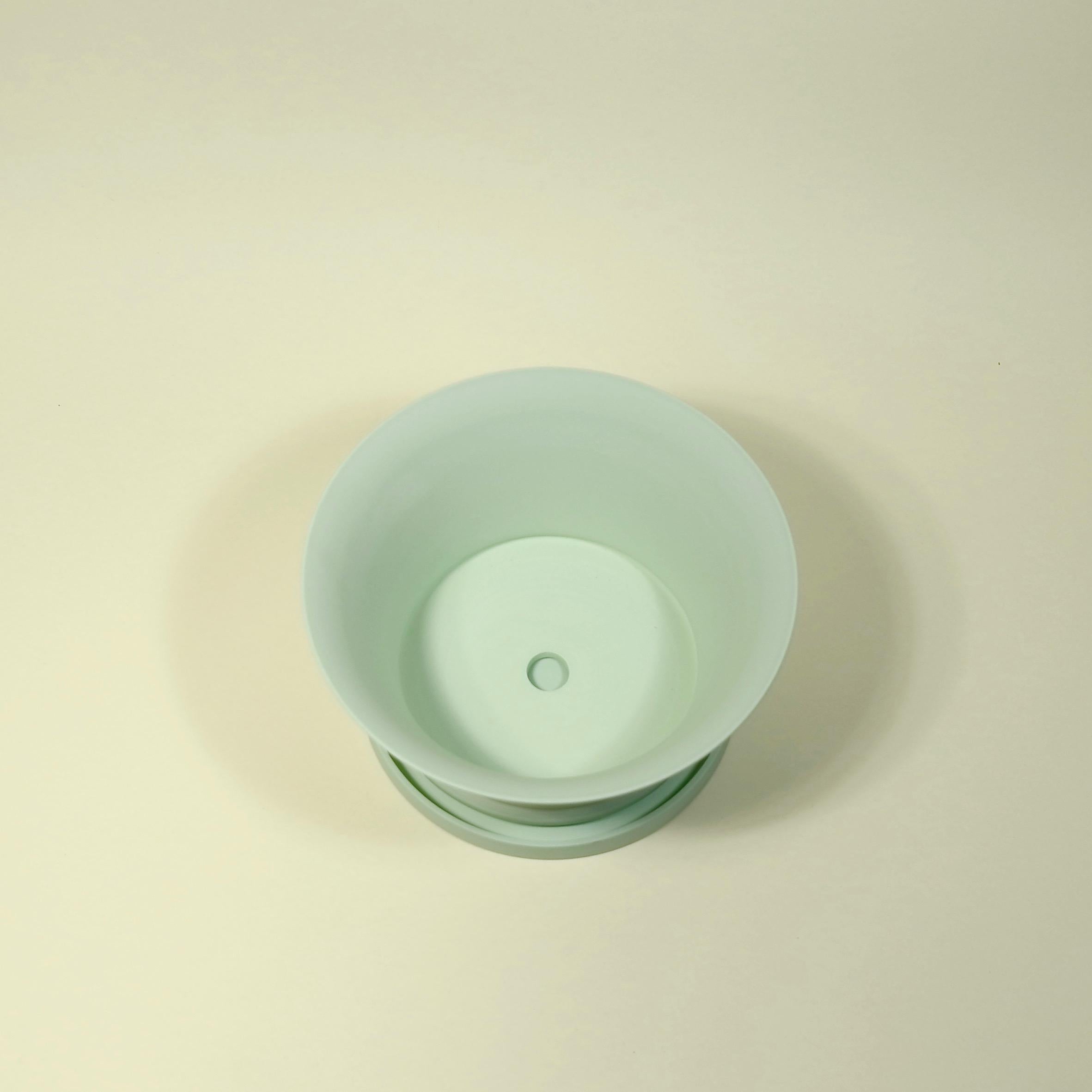 Gréco-romain Panneau d'ampoule en porcelaine vert menthe mat en vente