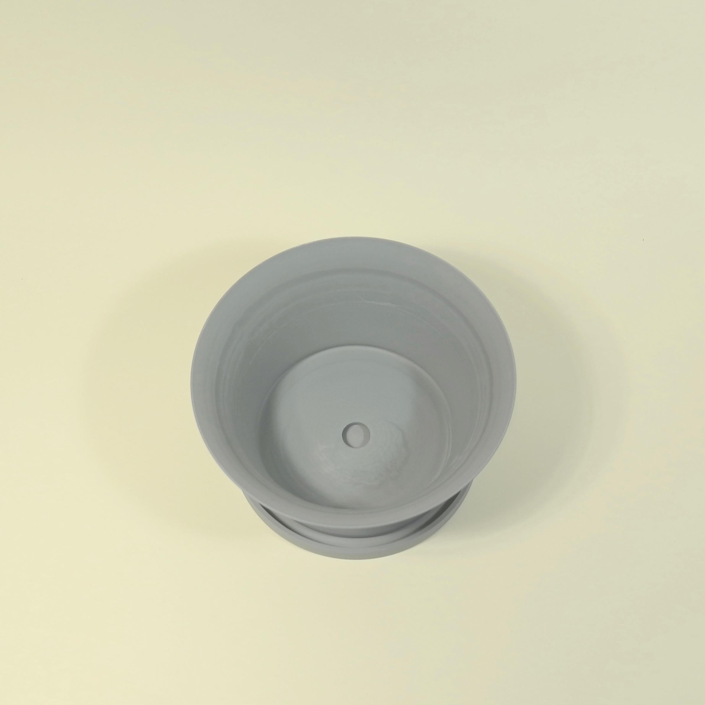 Greco Roman Porcelain Bulb Pan in Matte Steel Grey