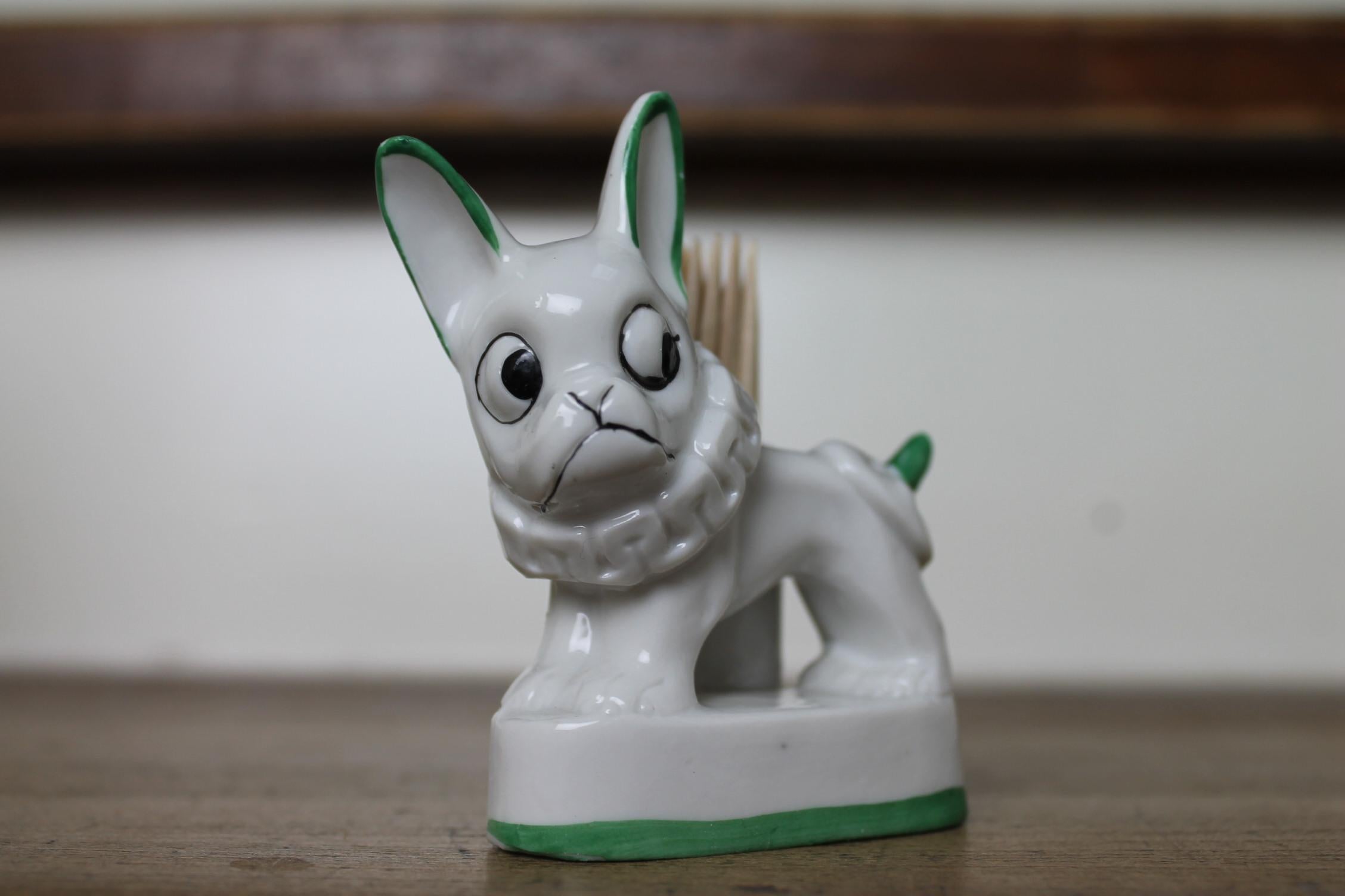 Porcelain Bulldog Toothpick Holder, Early 20th Century, Germany In Good Condition In Antwerp, BE