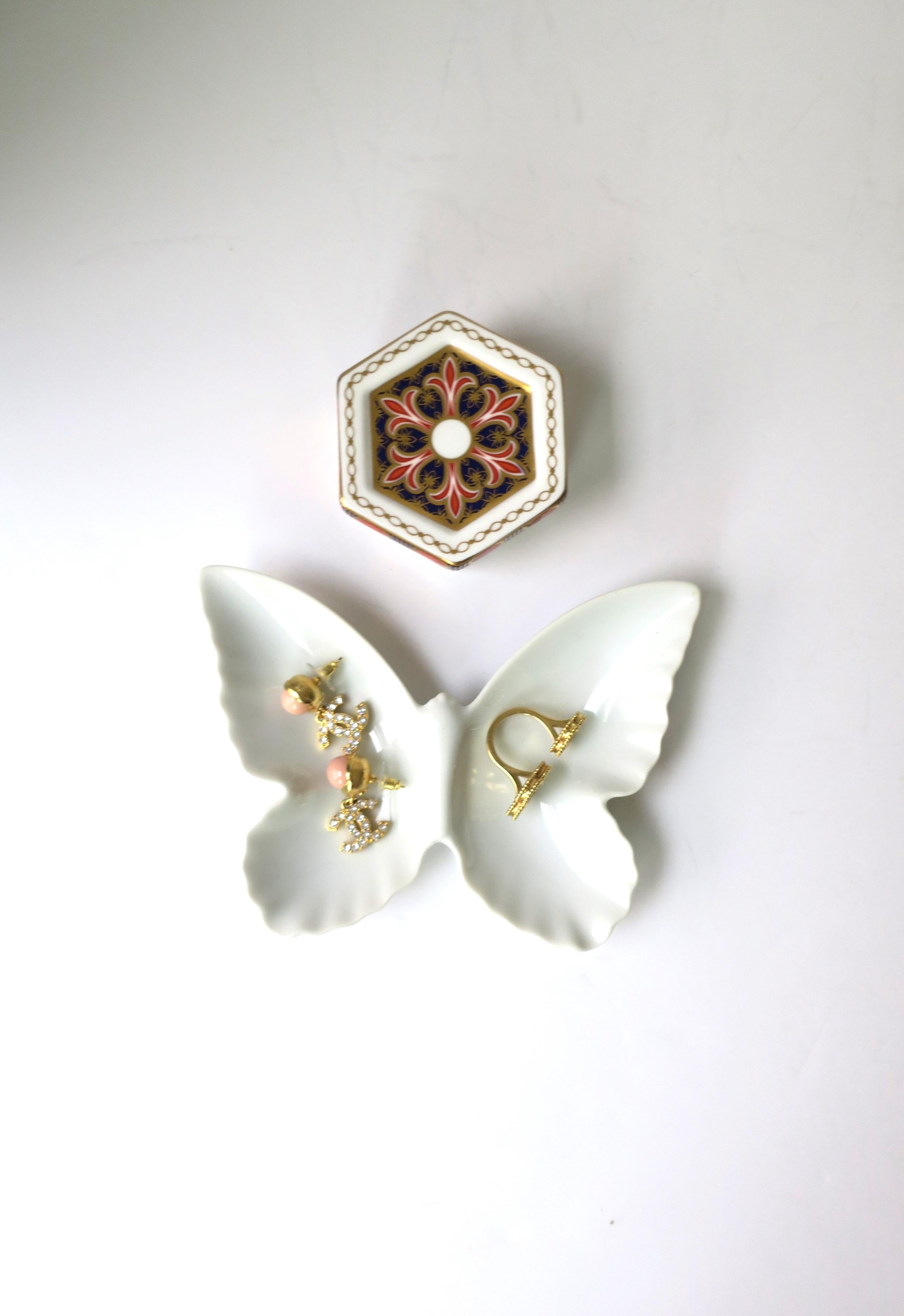 Porcelain Butterfly Jewelry Dish Vide-Poche For Sale 4