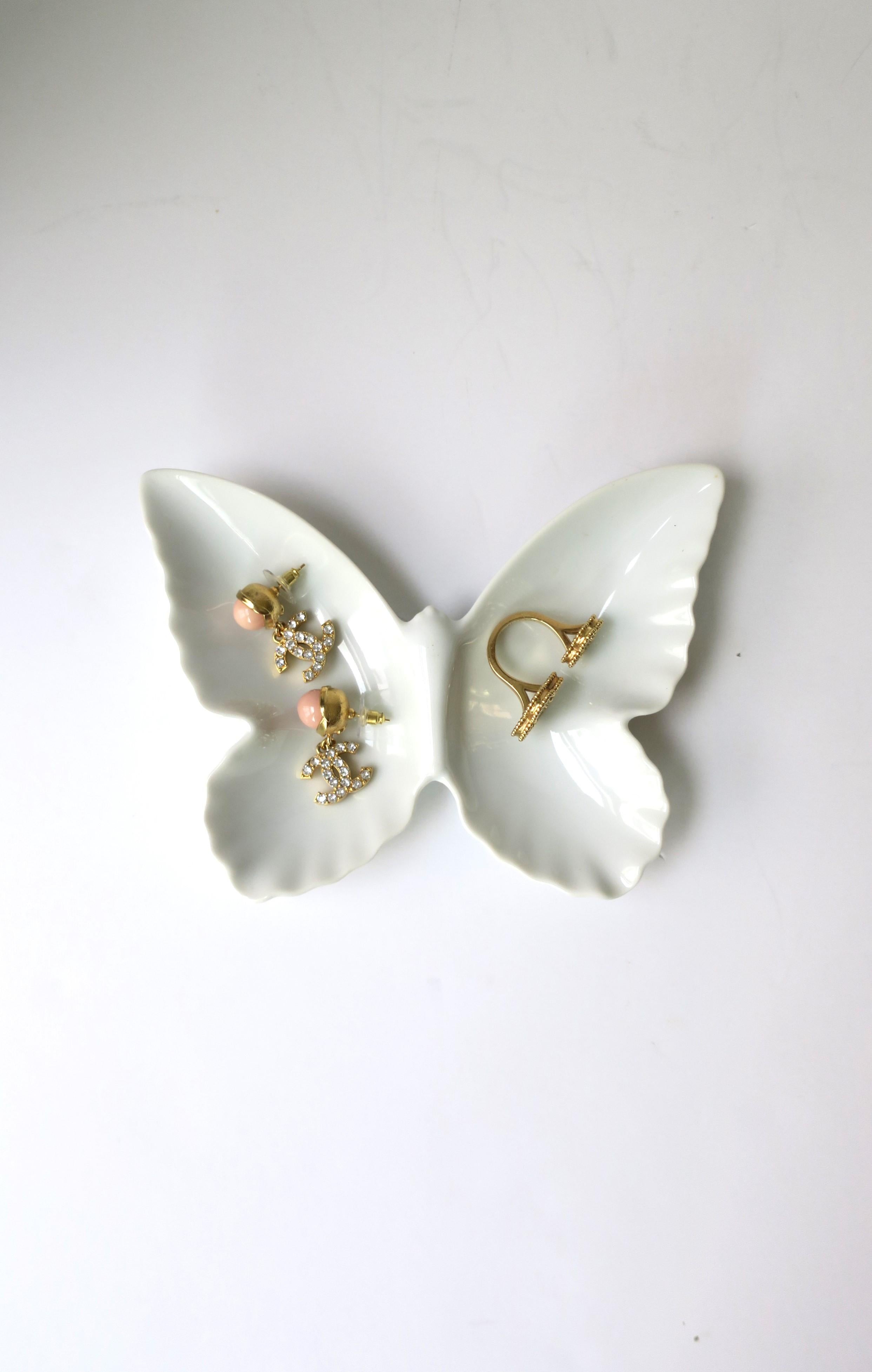 20th Century Porcelain Butterfly Jewelry Dish Vide-Poche For Sale